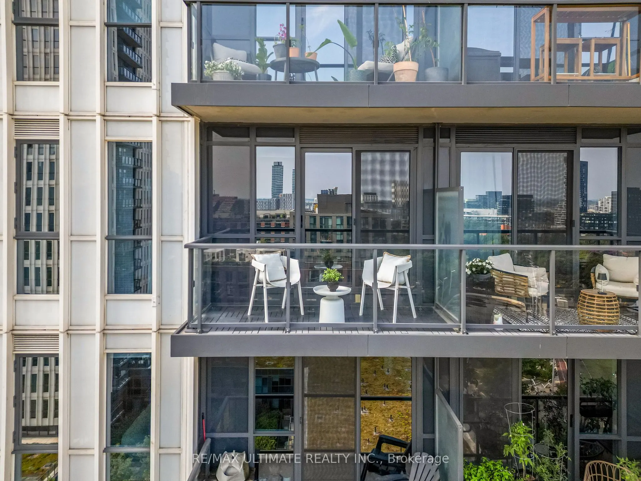 170 sumach Street, #1404