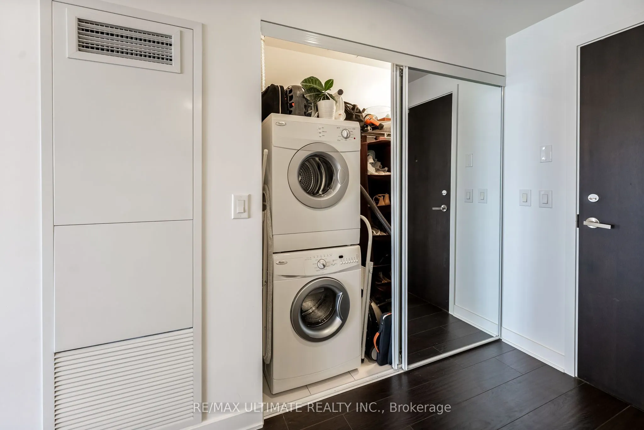 170 sumach Street, #1404