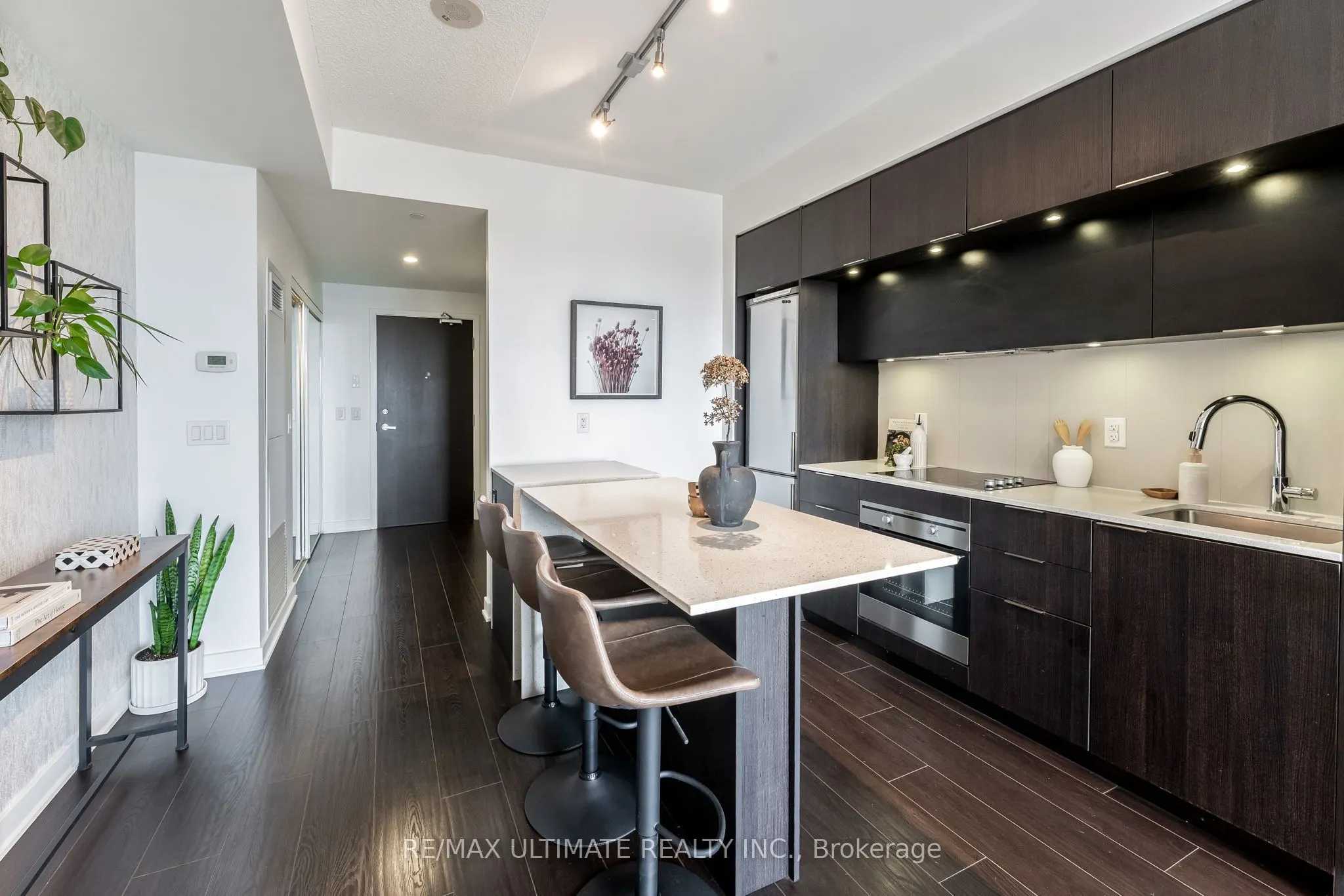 170 sumach Street, #1404