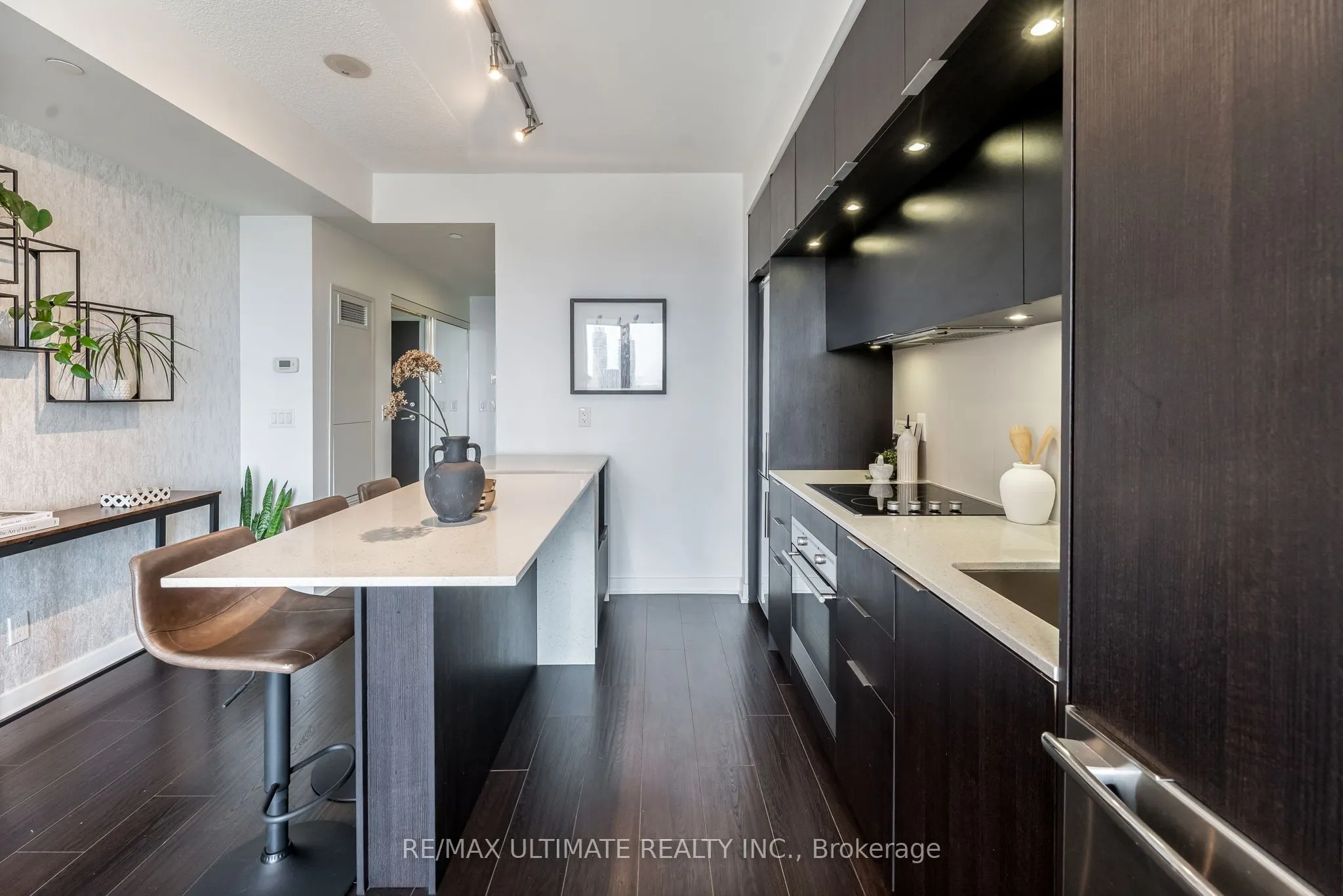 170 sumach Street, #1404