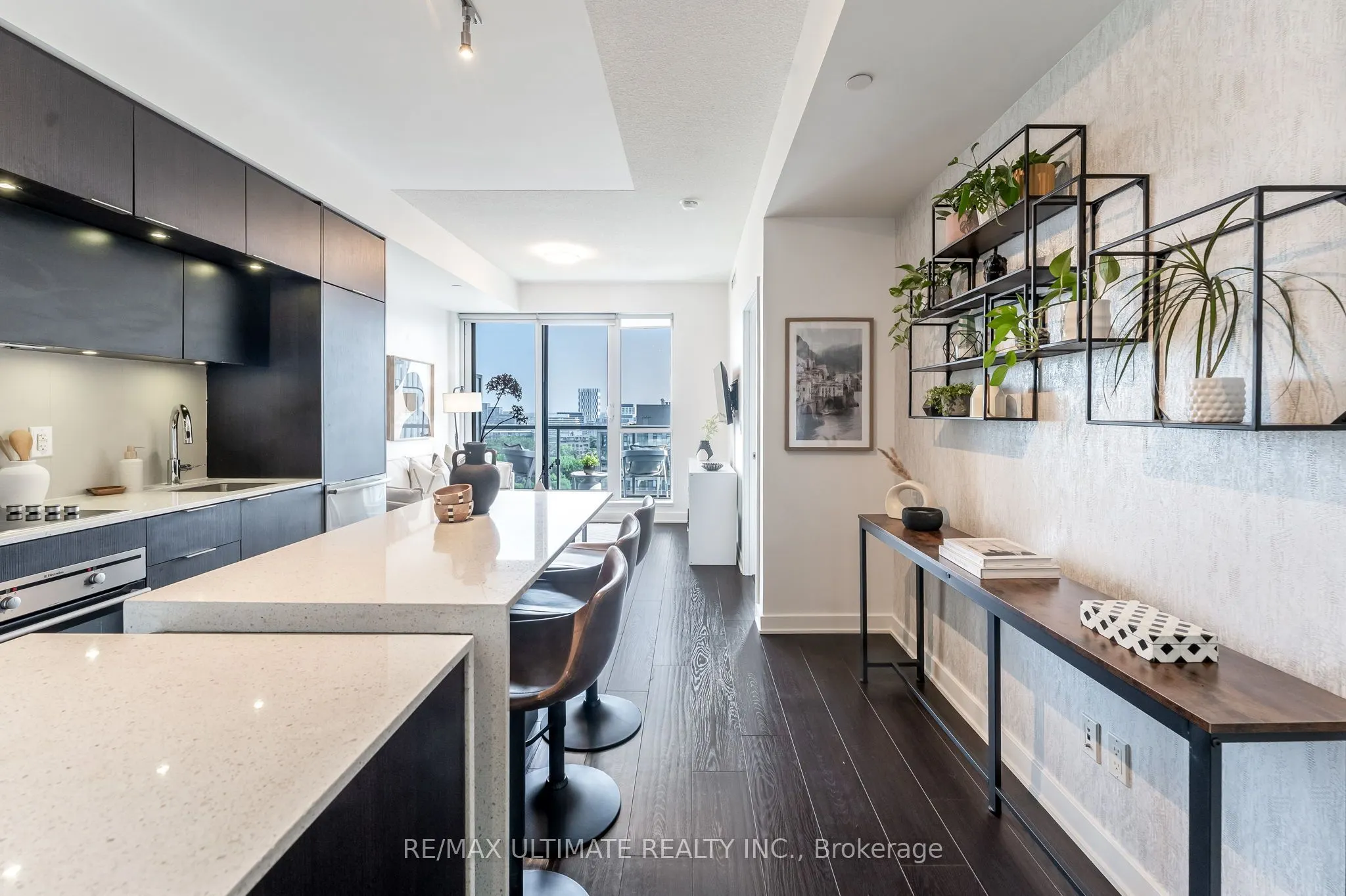 170 sumach Street, #1404