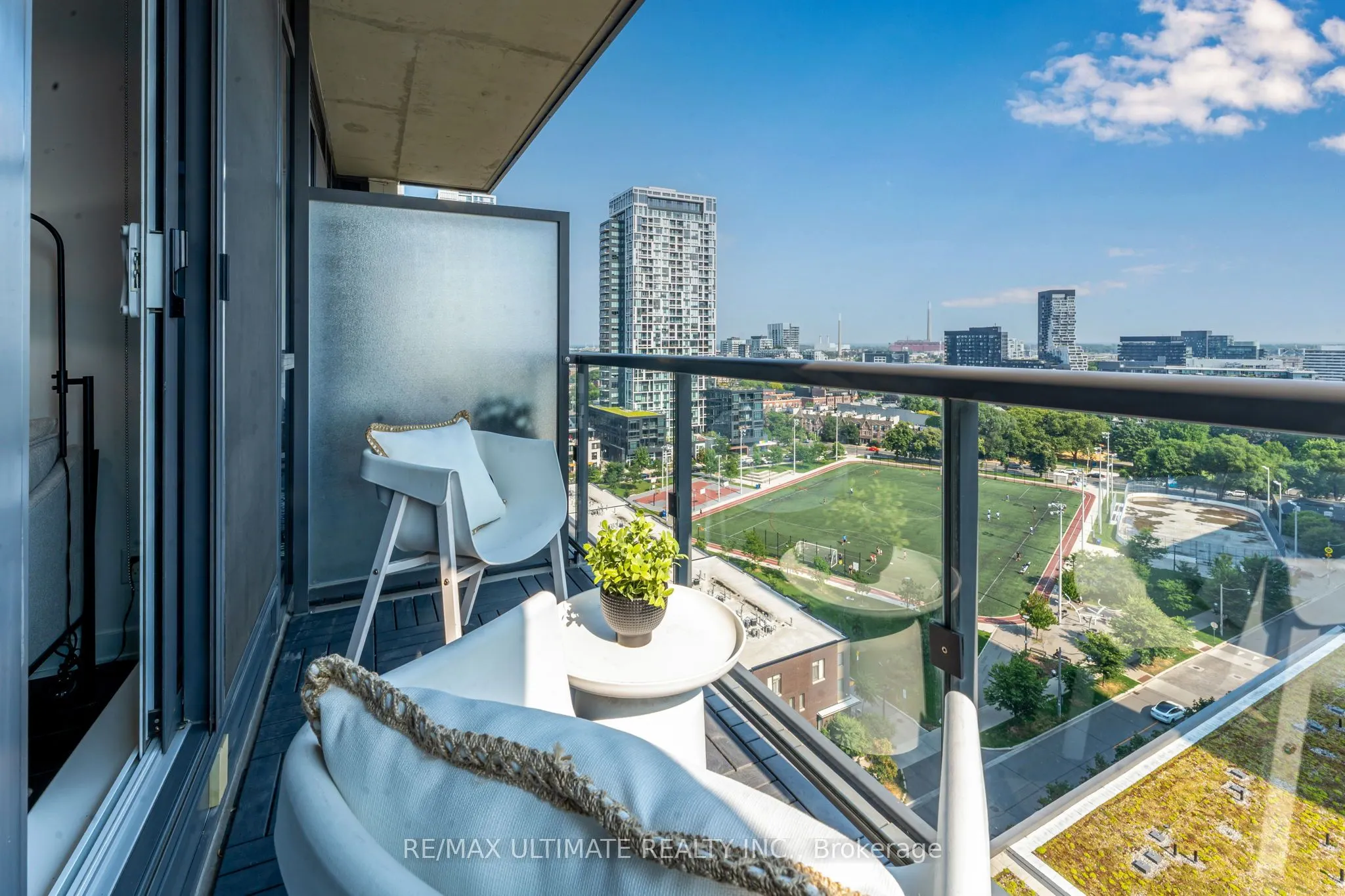 170 sumach Street, #1404