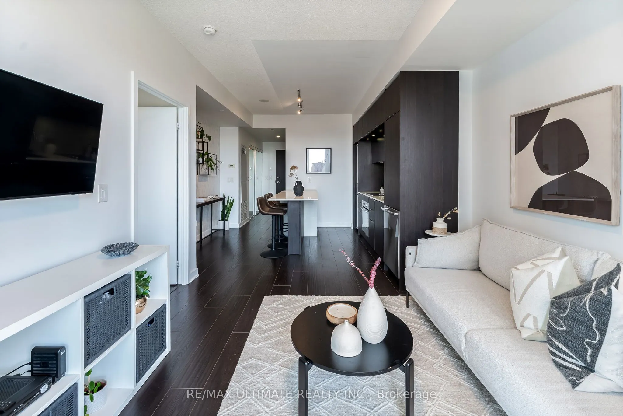 170 sumach Street, #1404