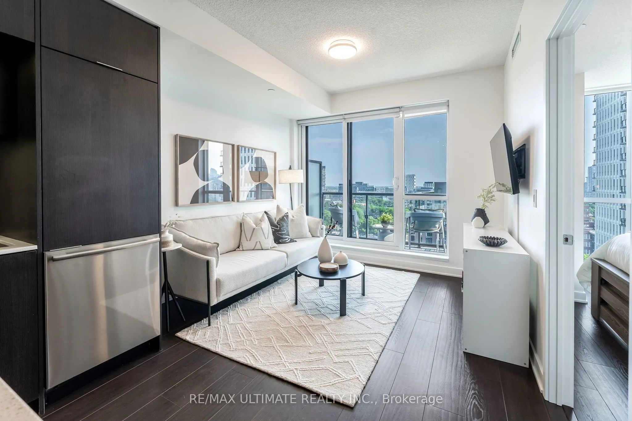 170 sumach Street, #1404