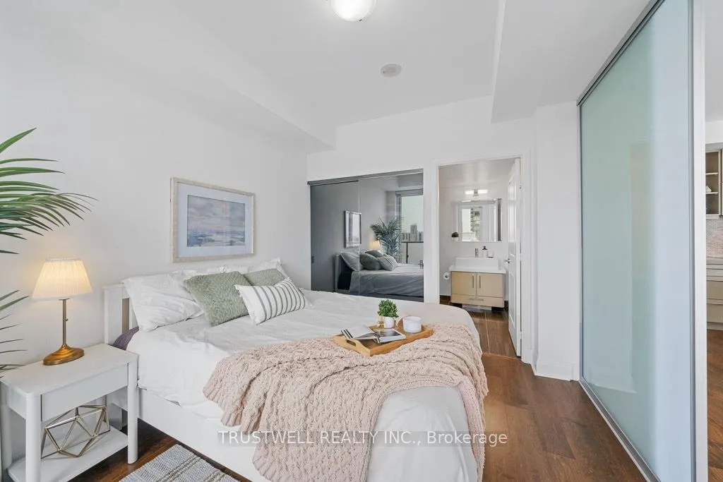1080 Bay Street, #2410