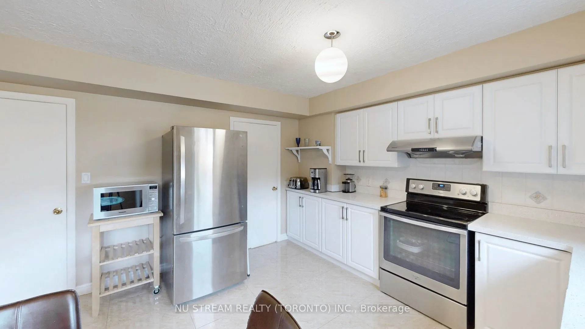 65 Clansman Boulevard