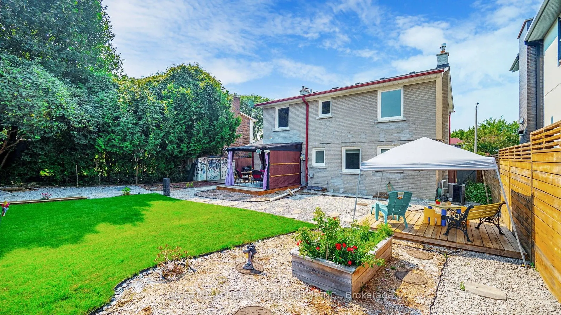 65 Clansman Boulevard