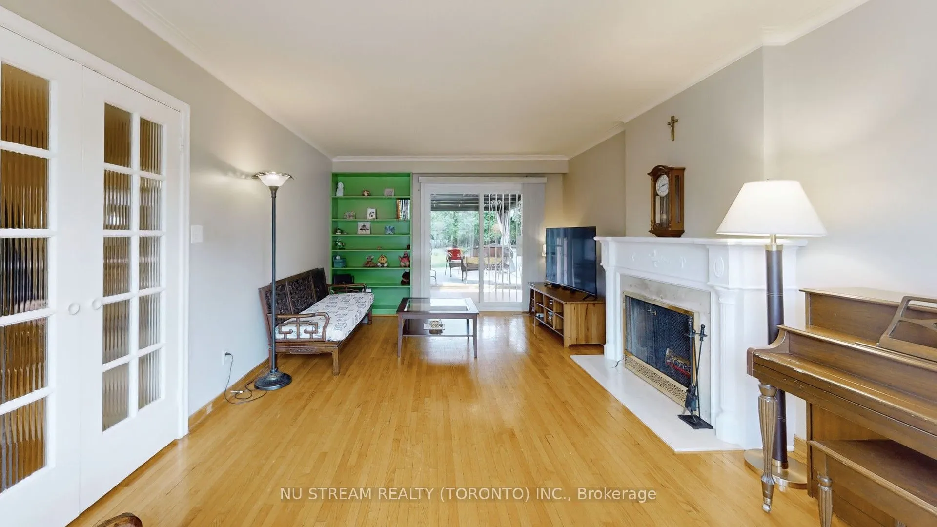 65 Clansman Boulevard