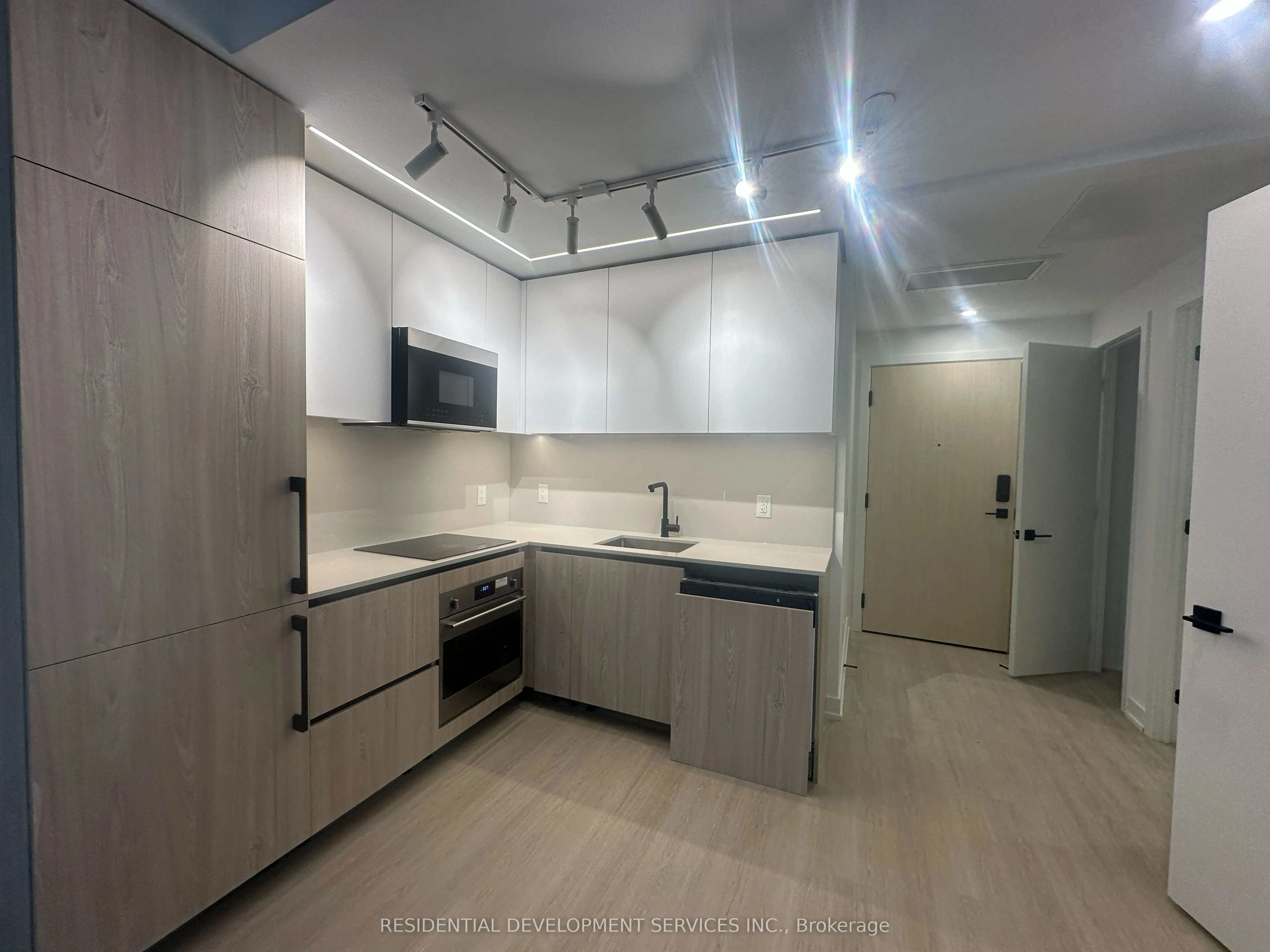 699 Sheppard Avenue E, #317