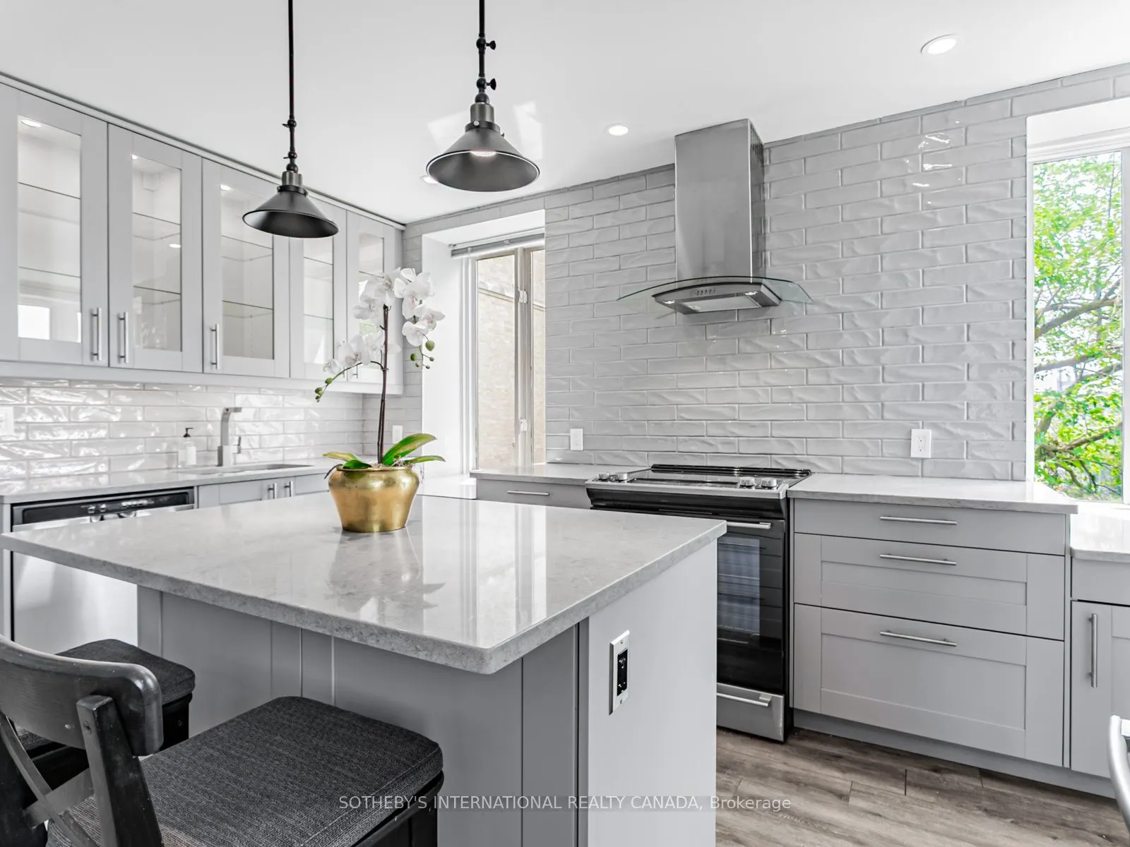 150 Farnham Avenue, #426