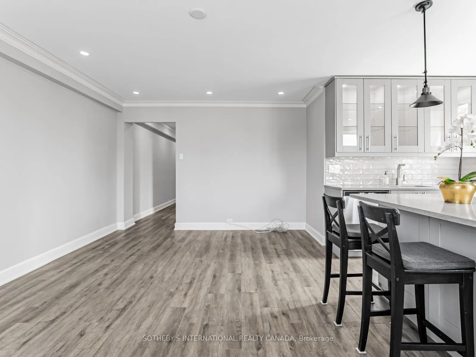 150 Farnham Avenue, #426