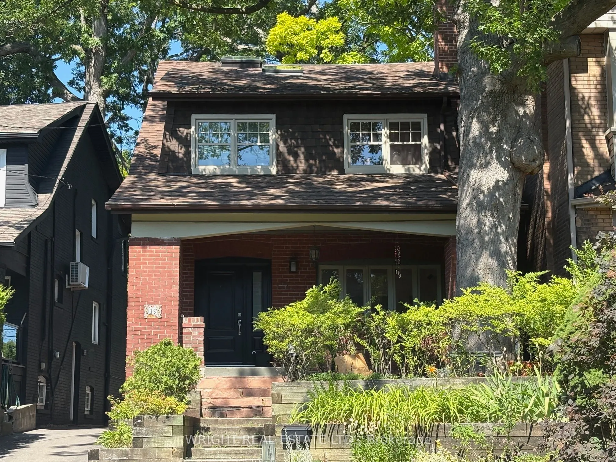39 Thome Crescent