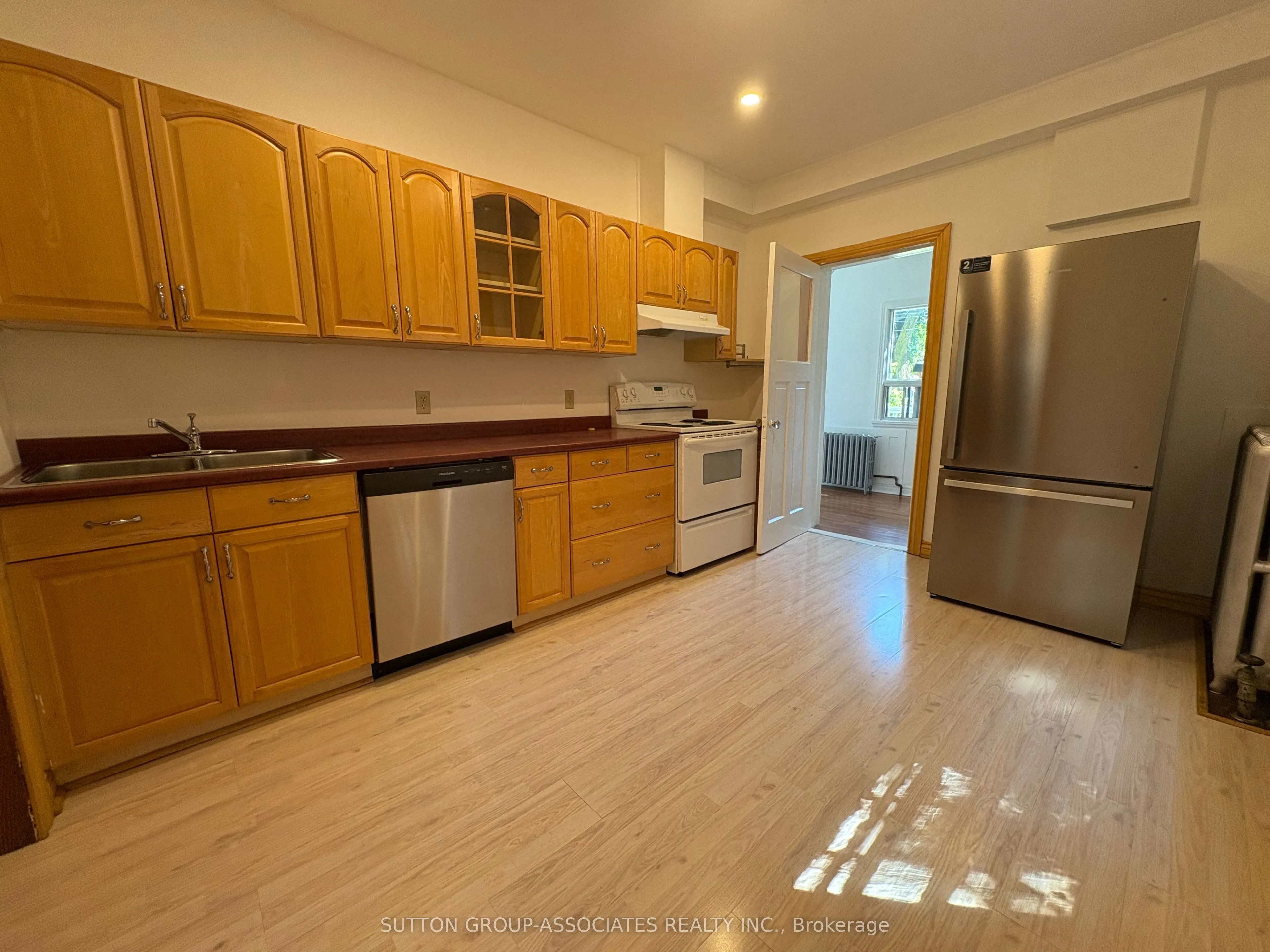 191 Arlington Avenue, #Main Floor
