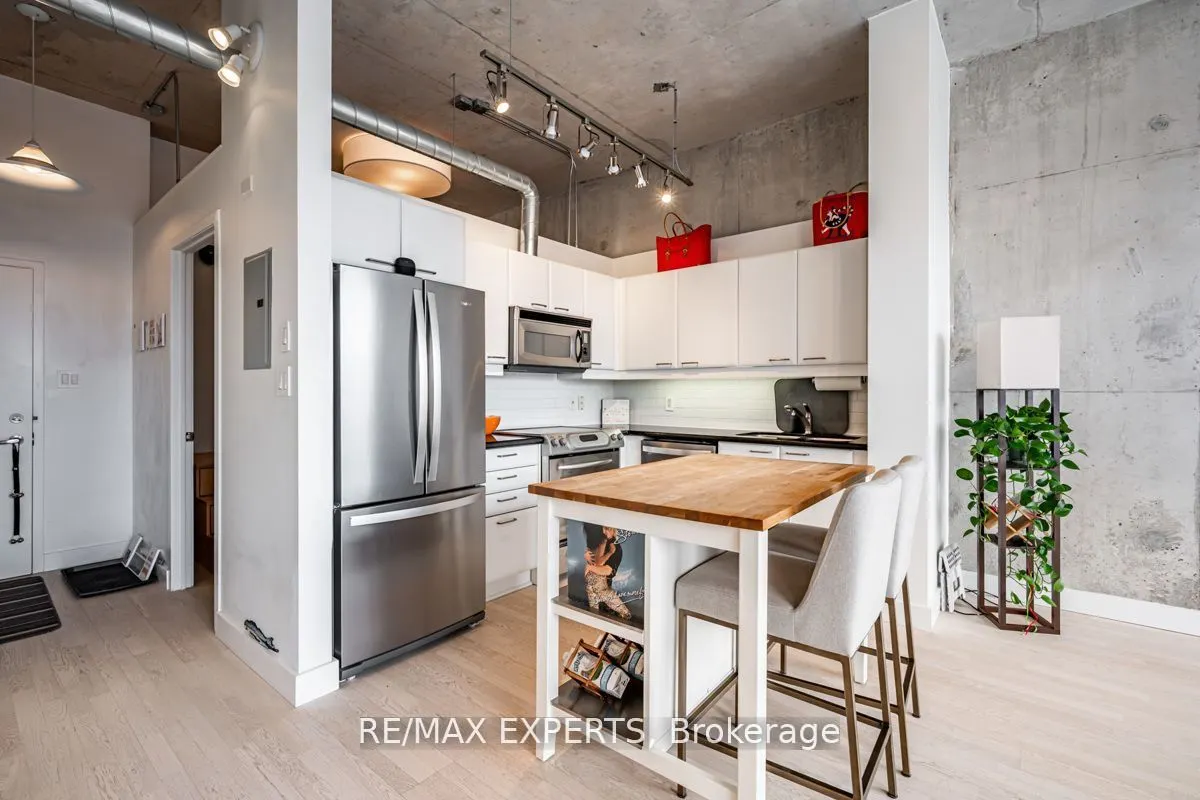 955 QUEEN Street W, #411