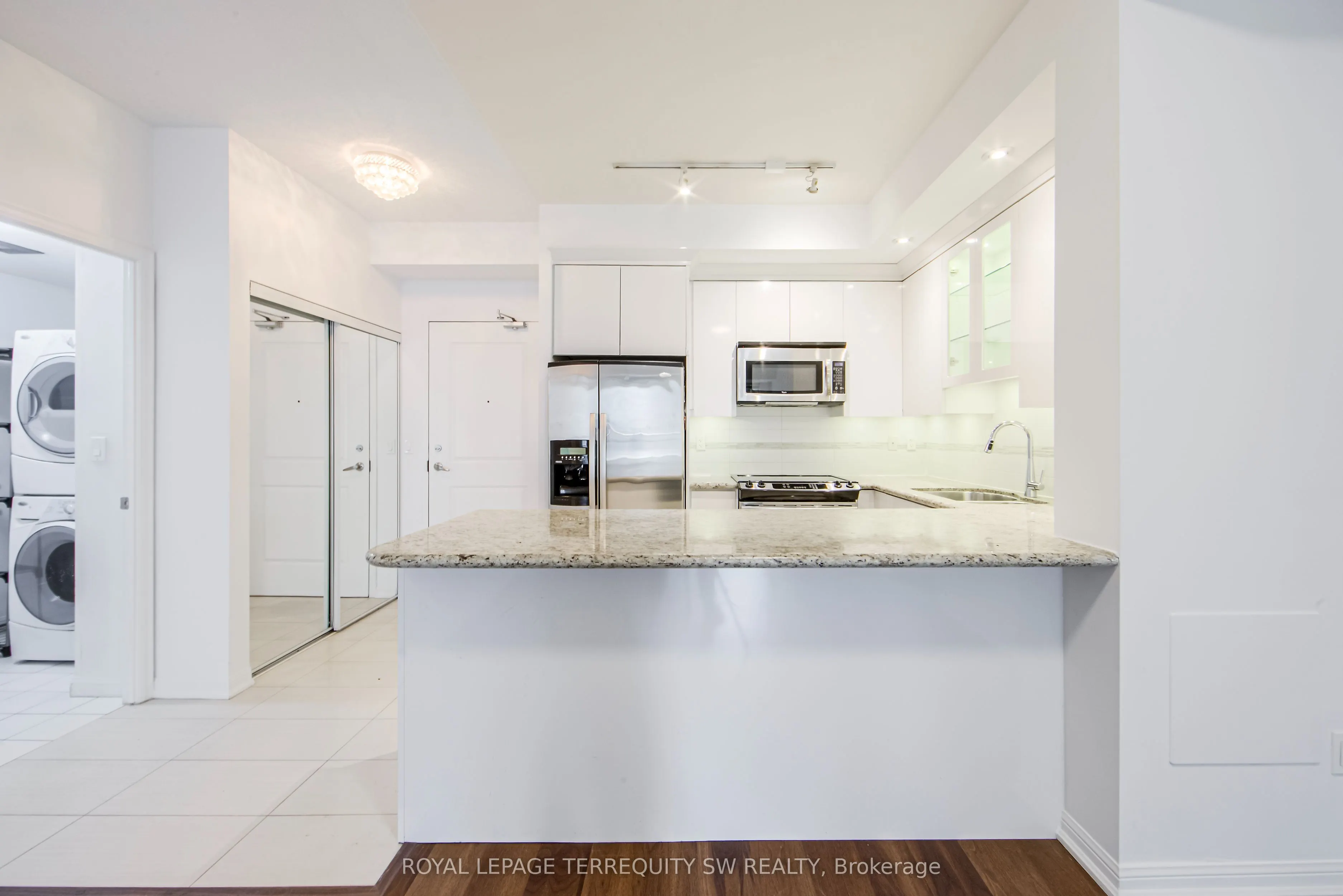 628 Fleet Street, #1009
