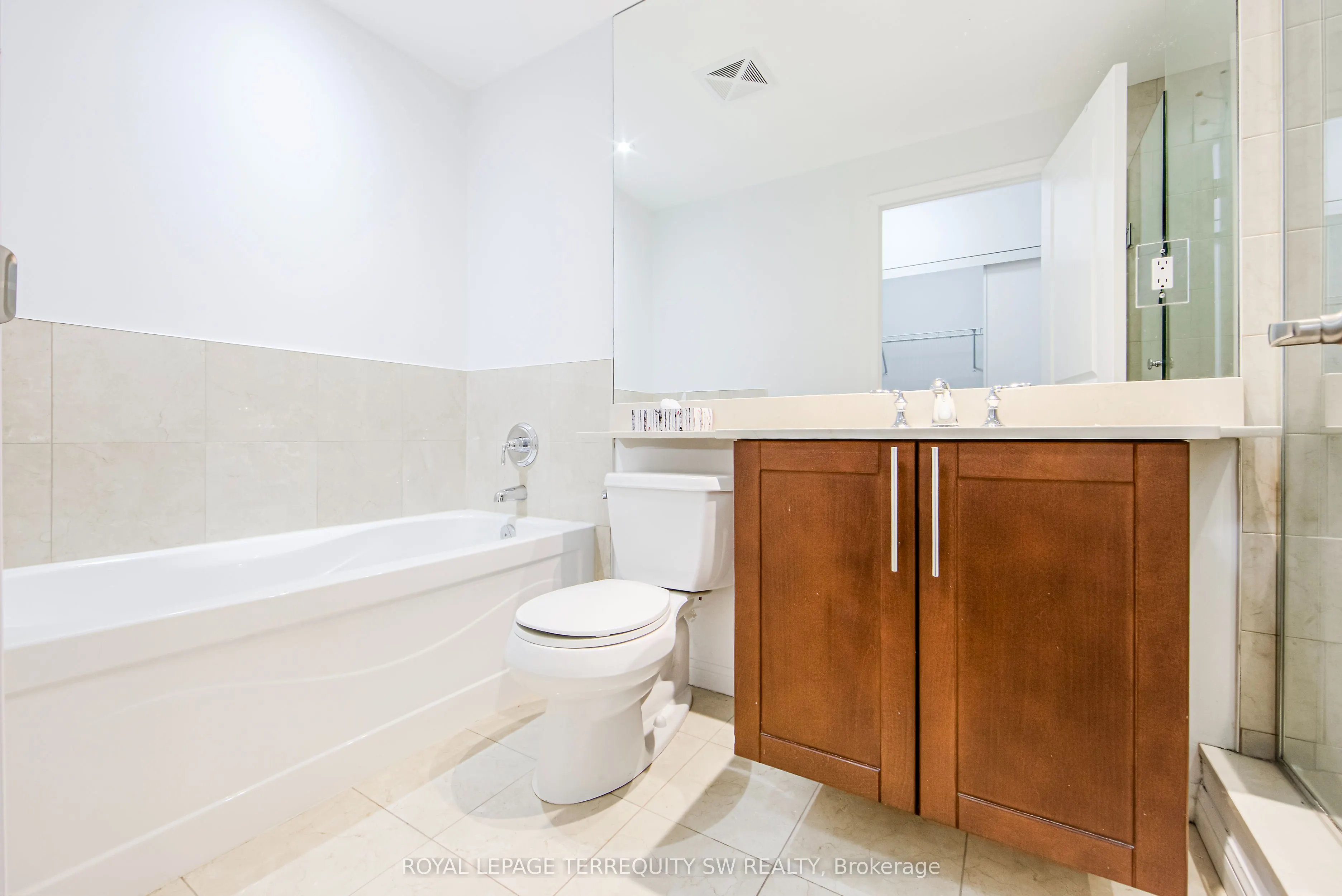 628 Fleet Street, #1009