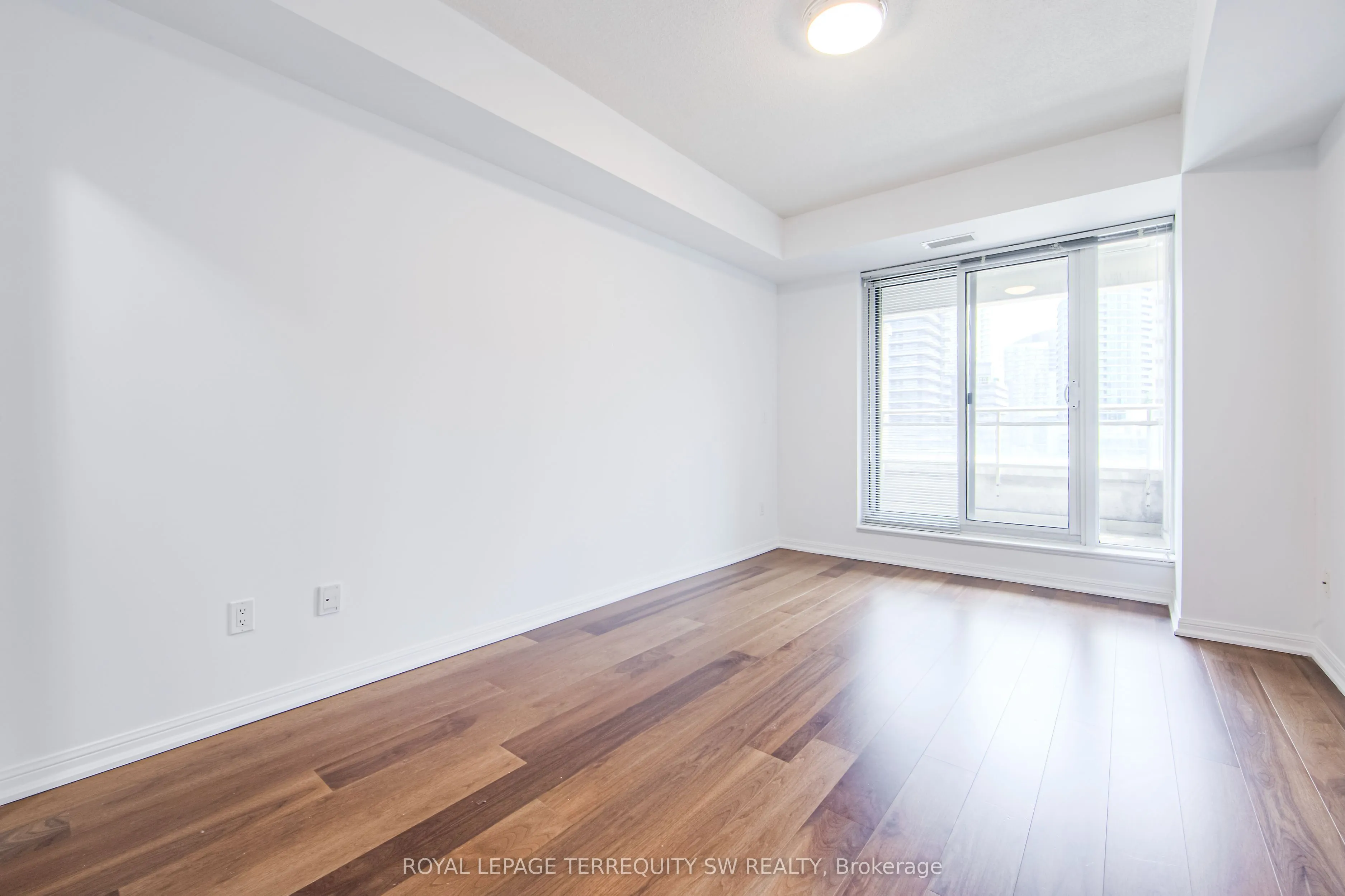 628 Fleet Street, #1009