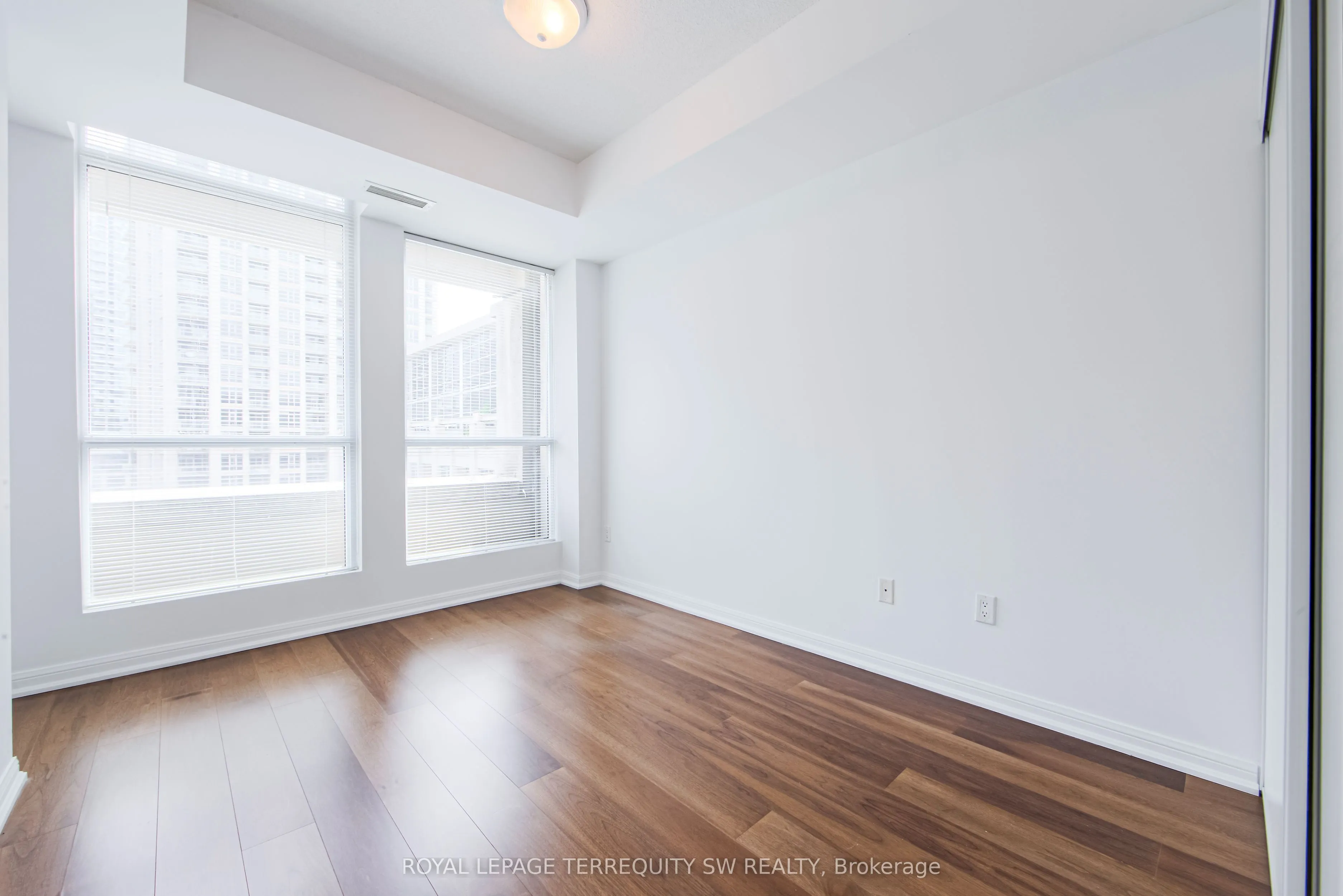 628 Fleet Street, #1009