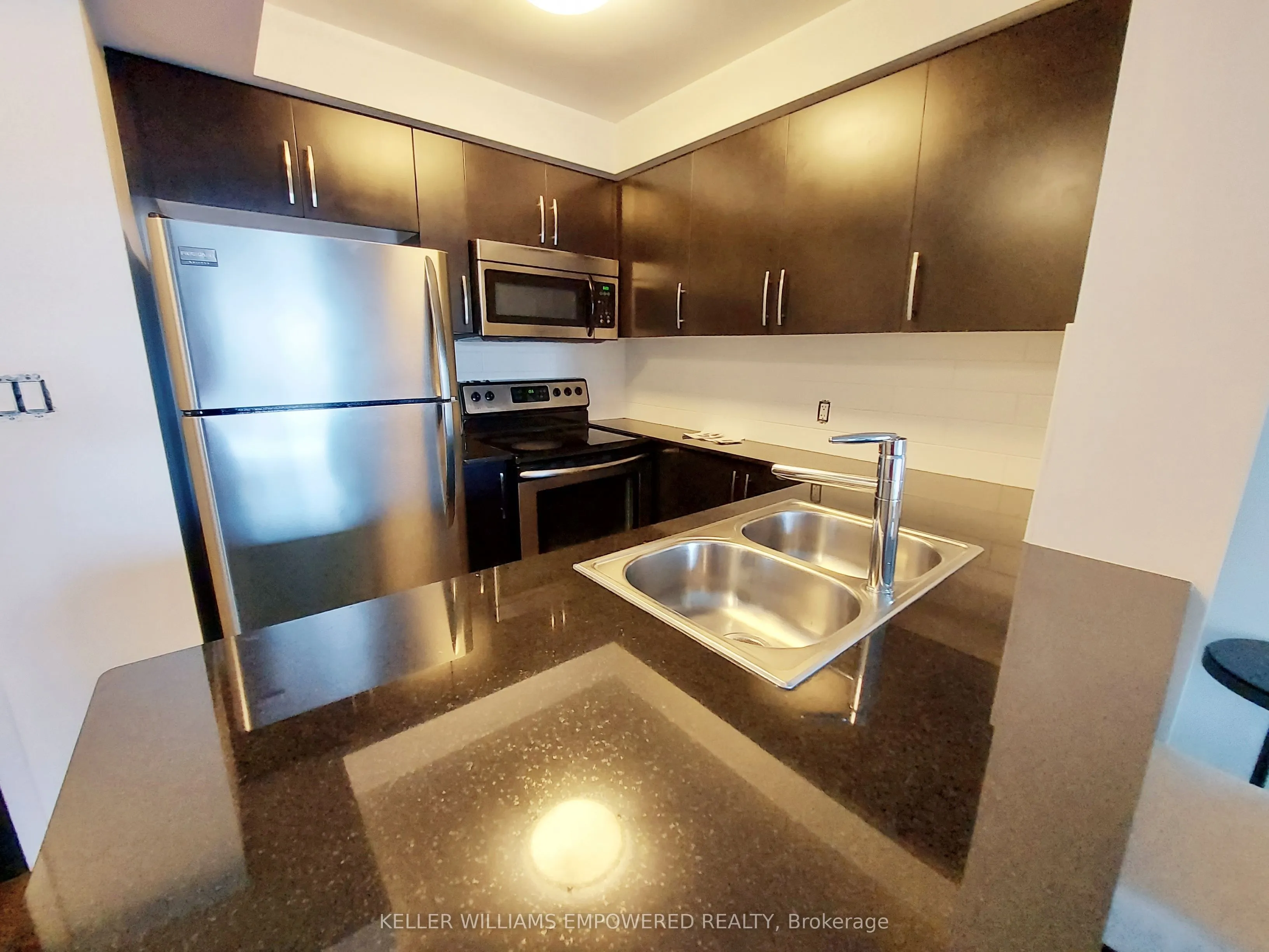 5793 Yonge Street, #803