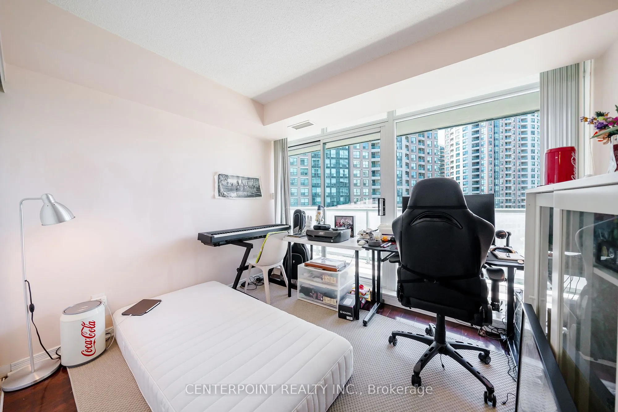 5500 Yonge Street, #708