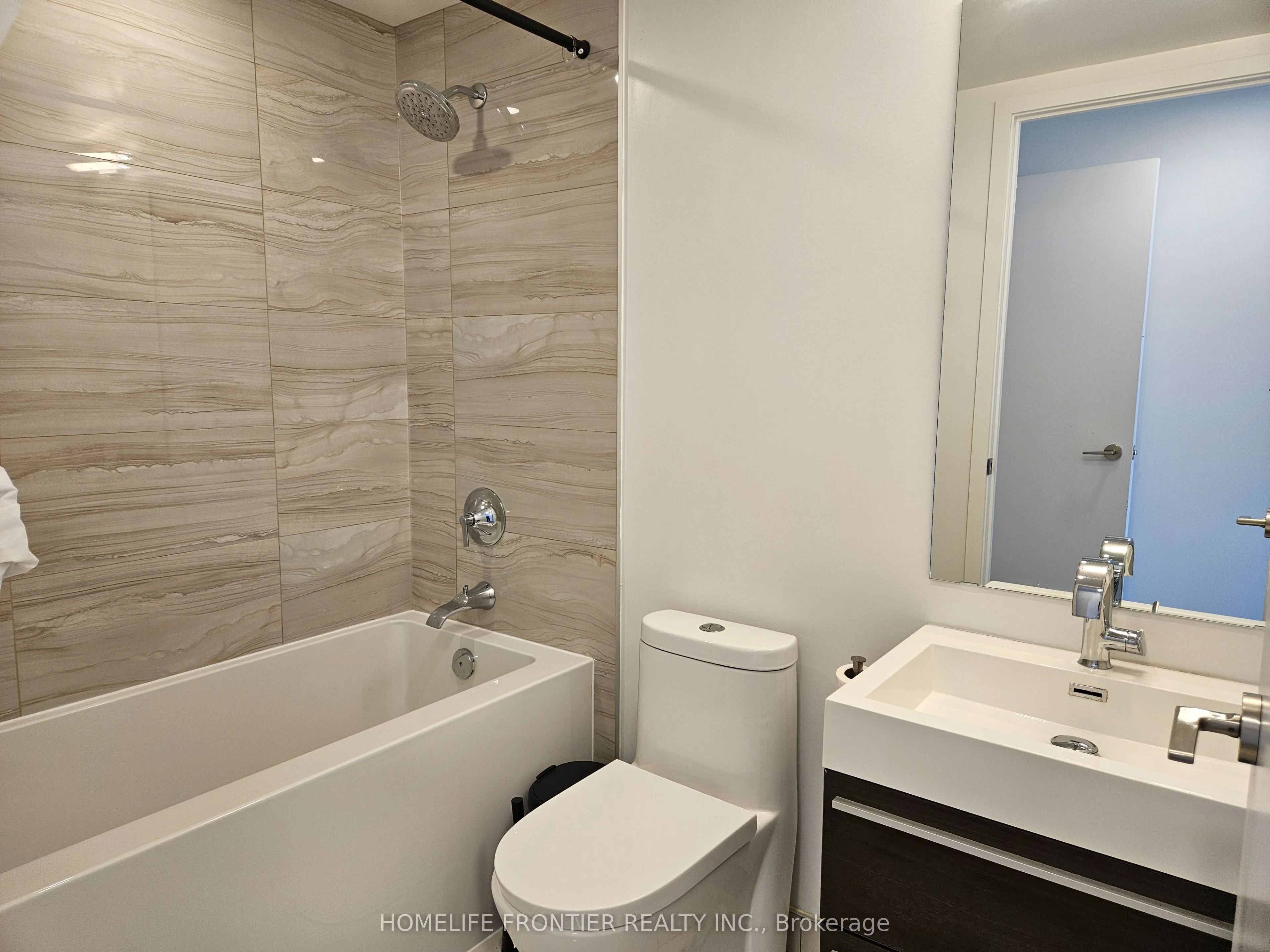 39 Roehampton Avenue, #1603