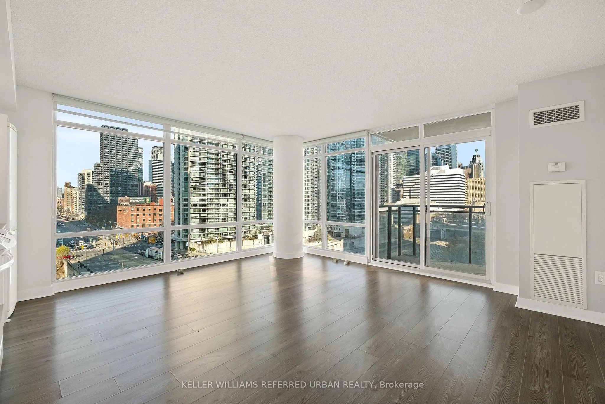 4K Spadina Avenue, #903