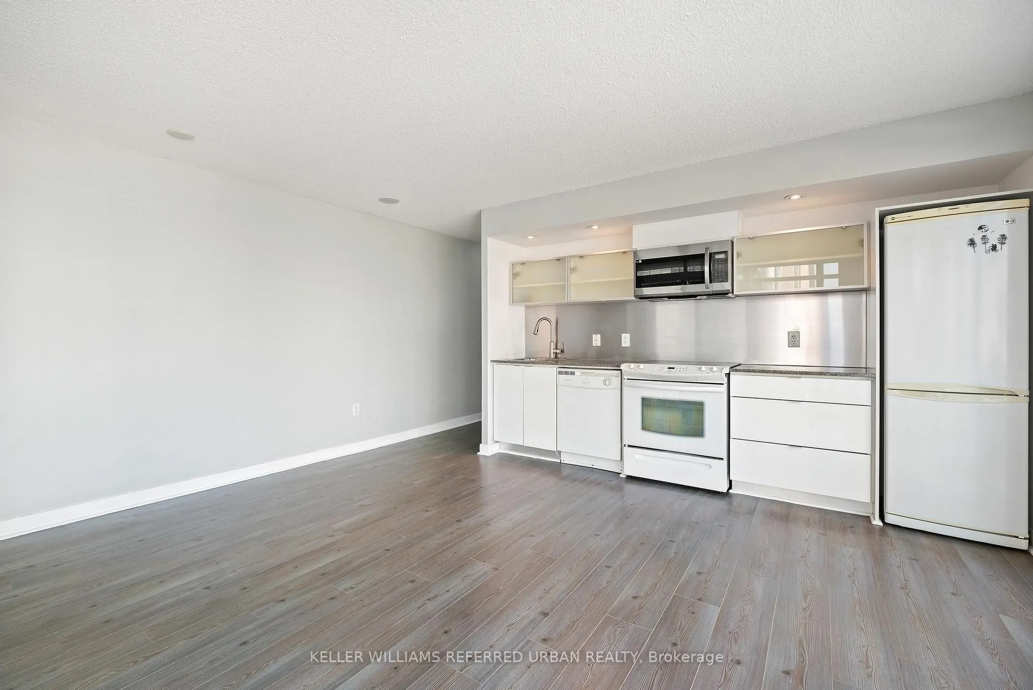 4K Spadina Avenue, #903