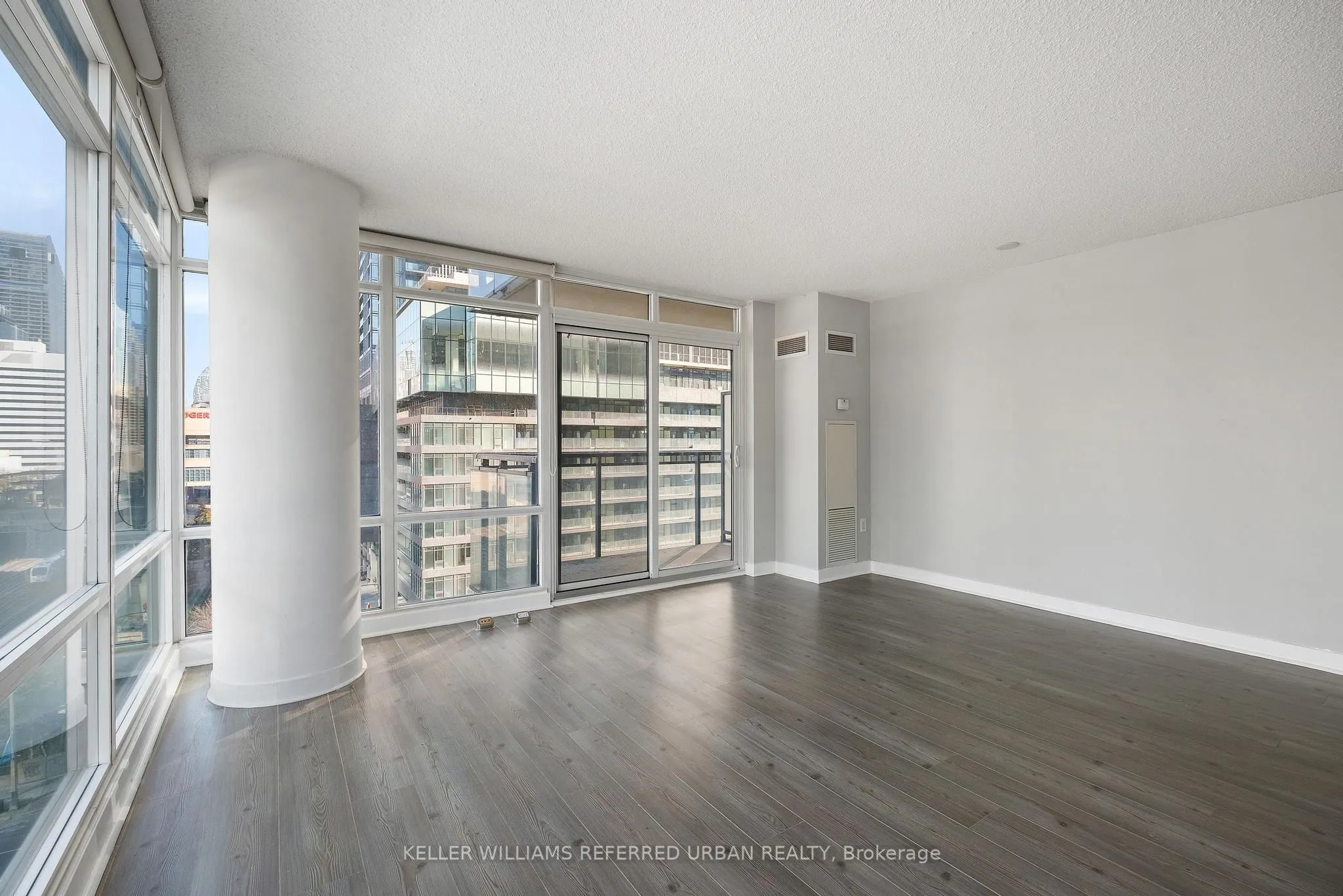 4K Spadina Avenue, #903