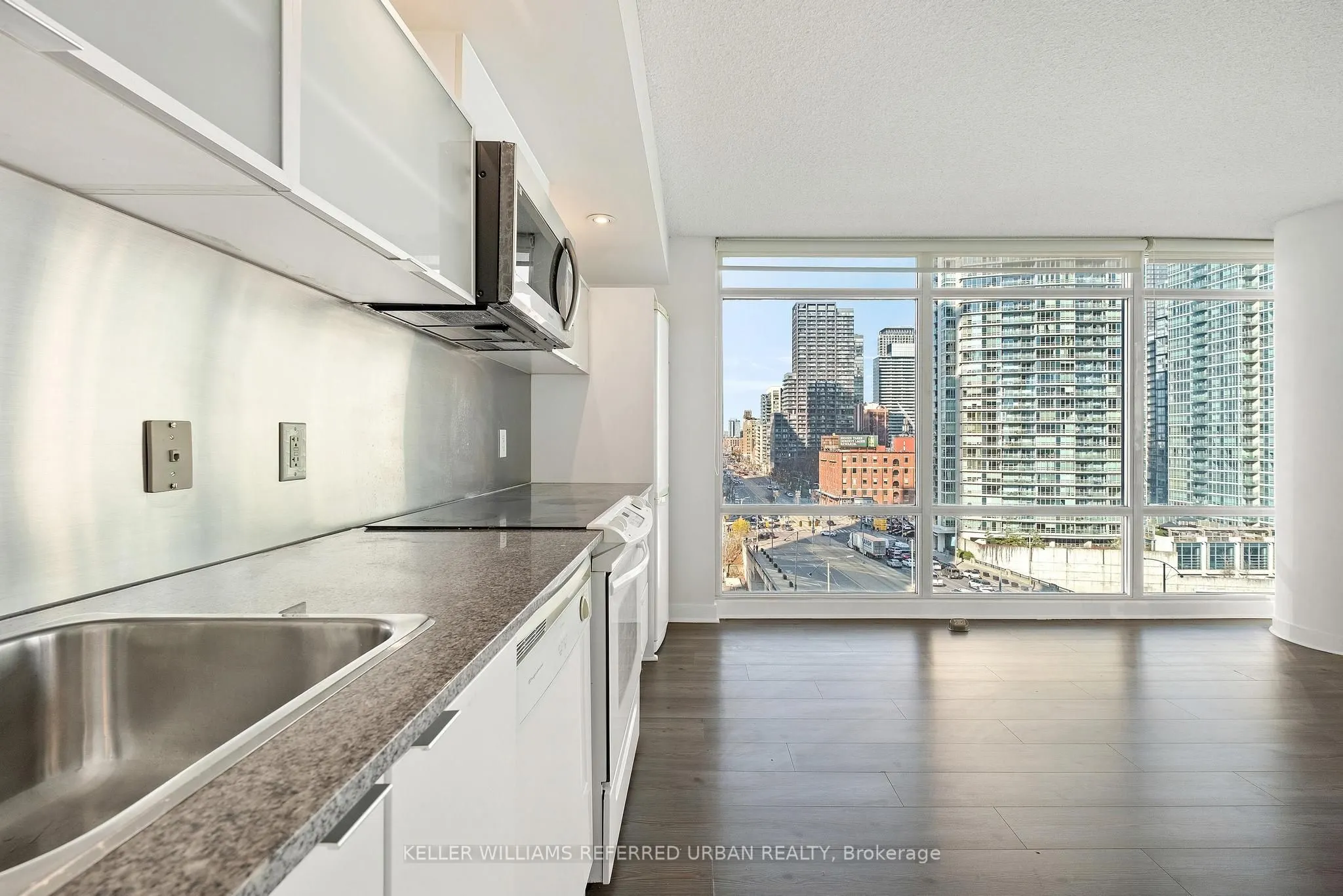 4K Spadina Avenue, #903