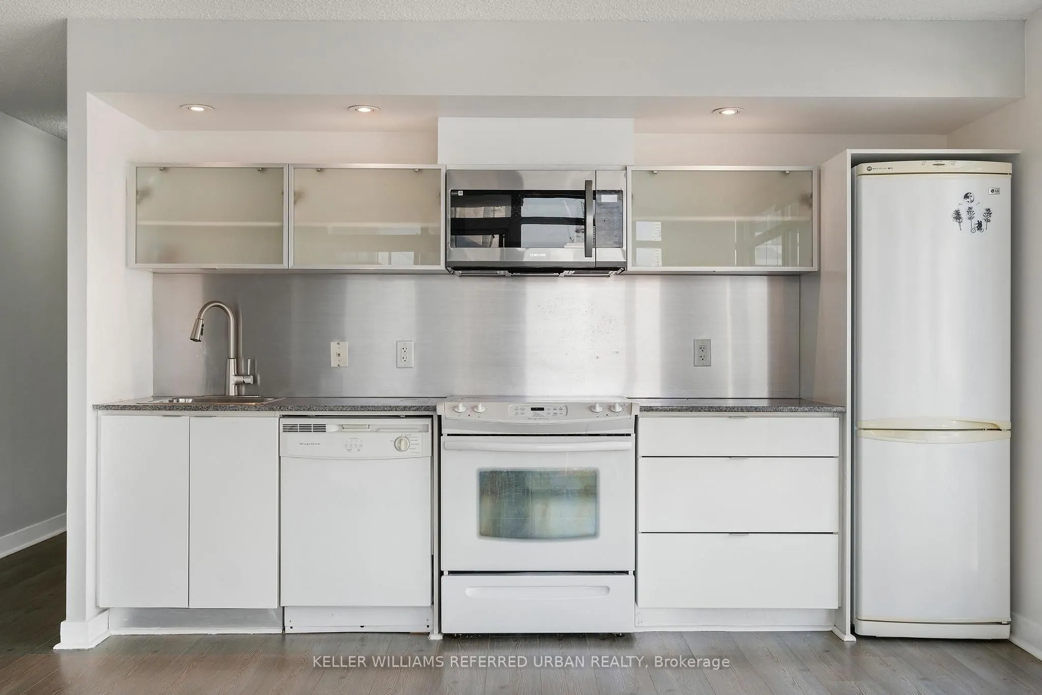 4K Spadina Avenue, #903