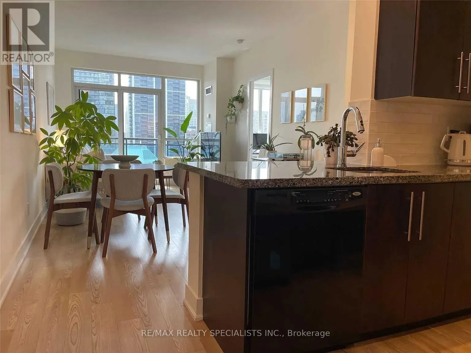 28 Linden Street, #1808