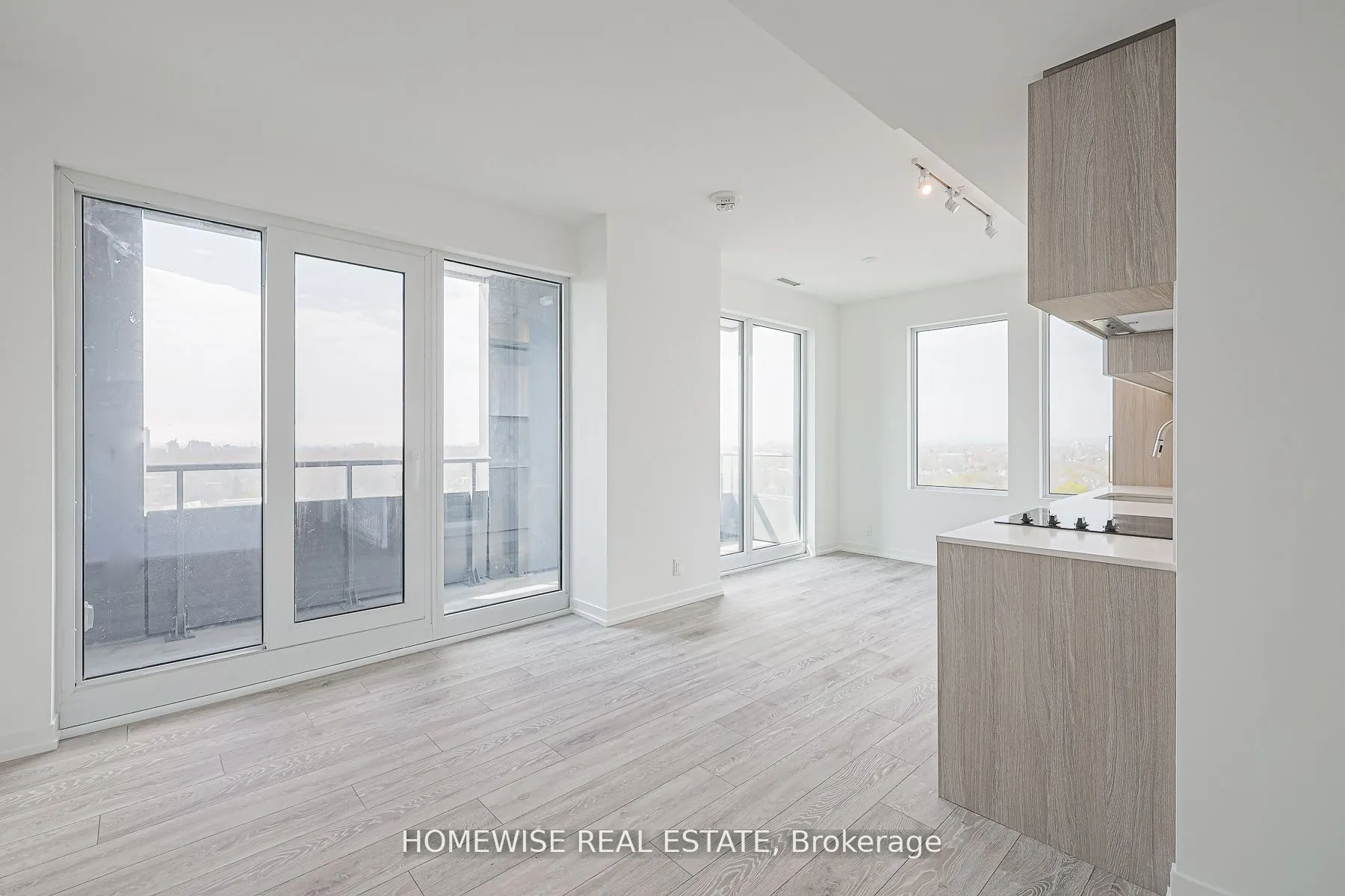 2020 Bathurst Street, #1605
