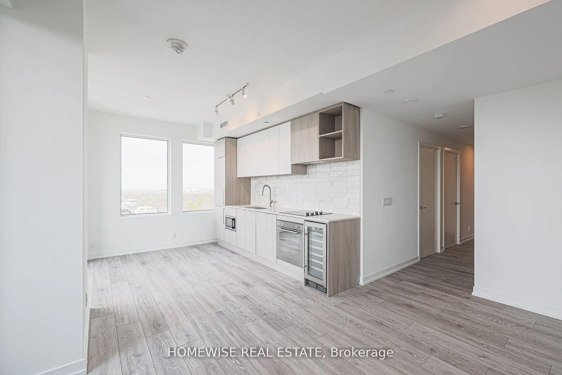 2020 Bathurst Street, #1605
