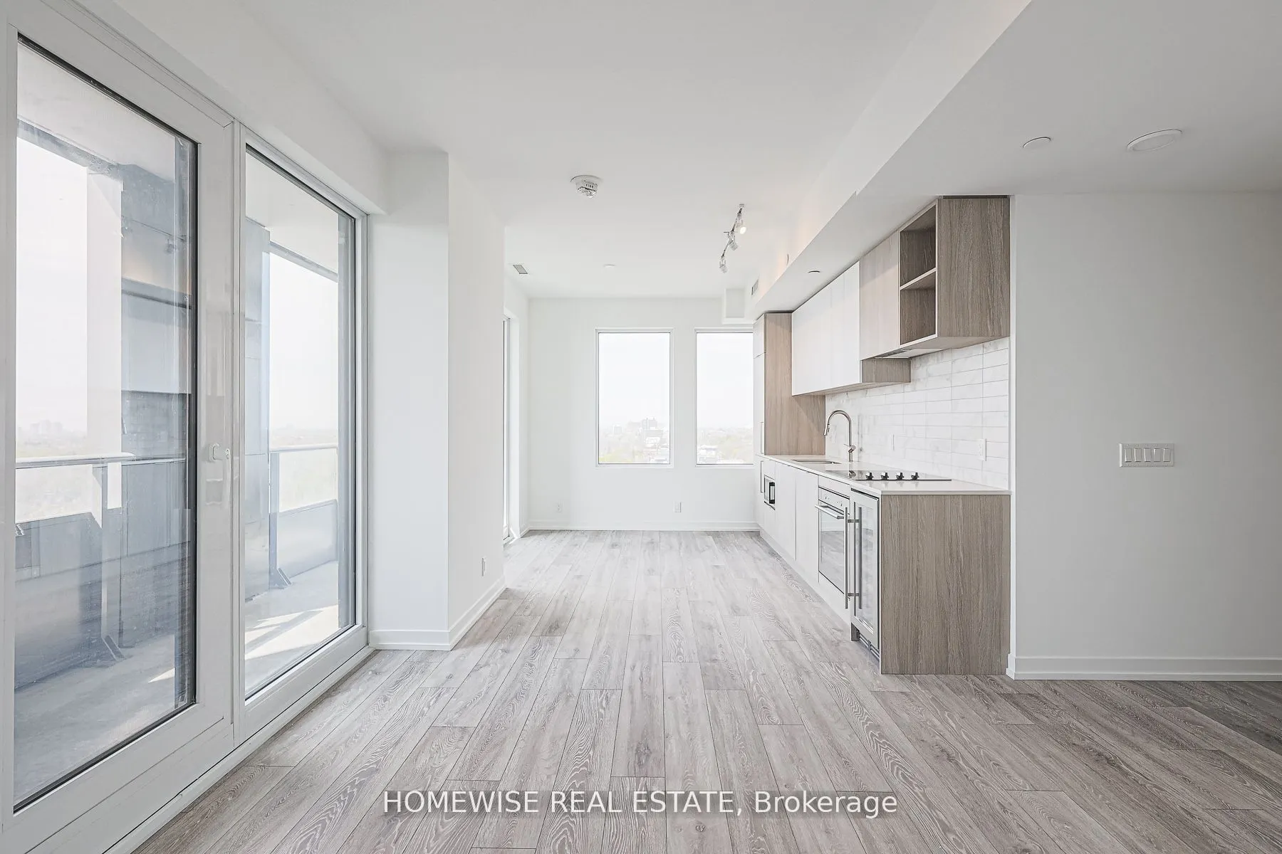 2020 Bathurst Street, #1605