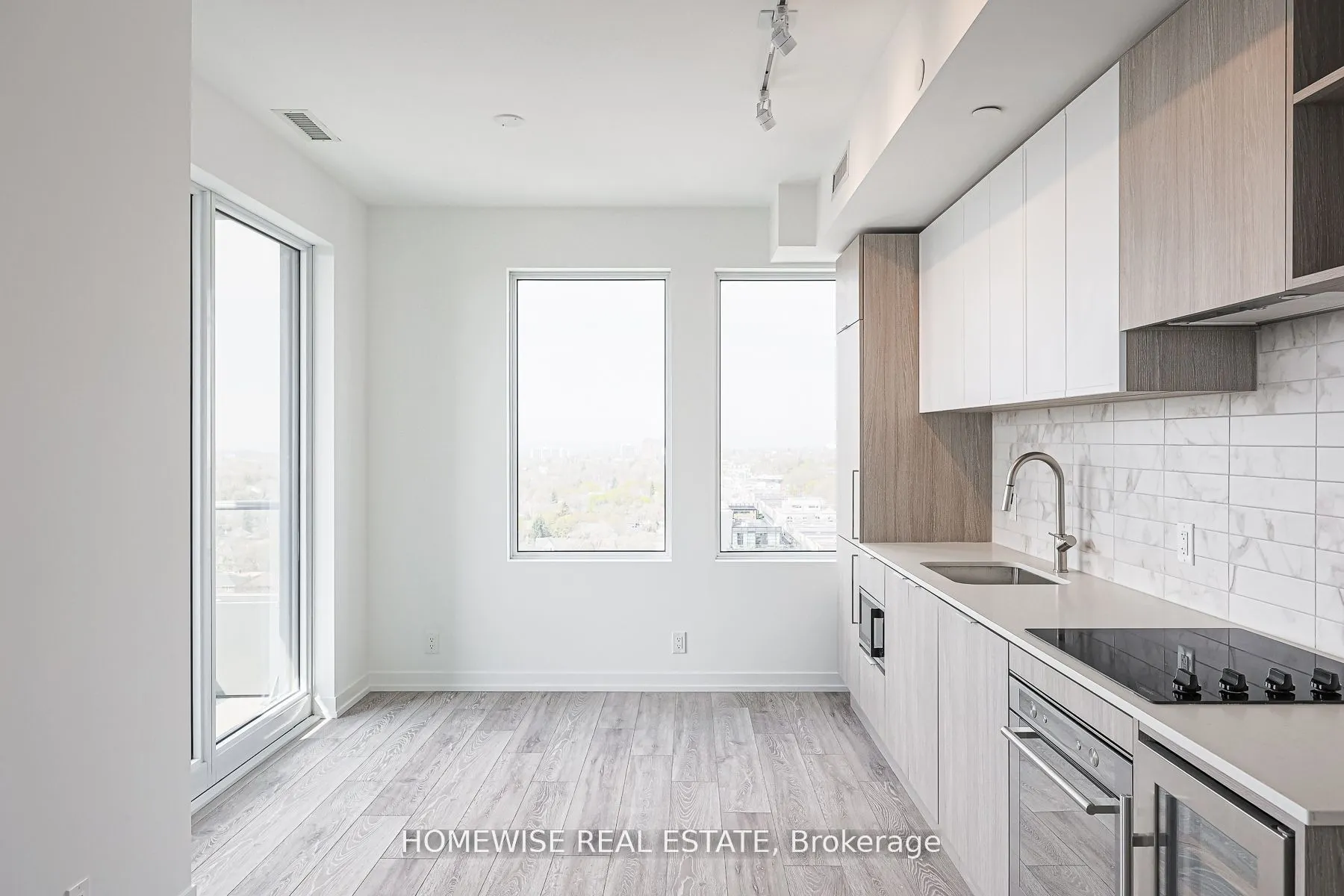 2020 Bathurst Street, #1605