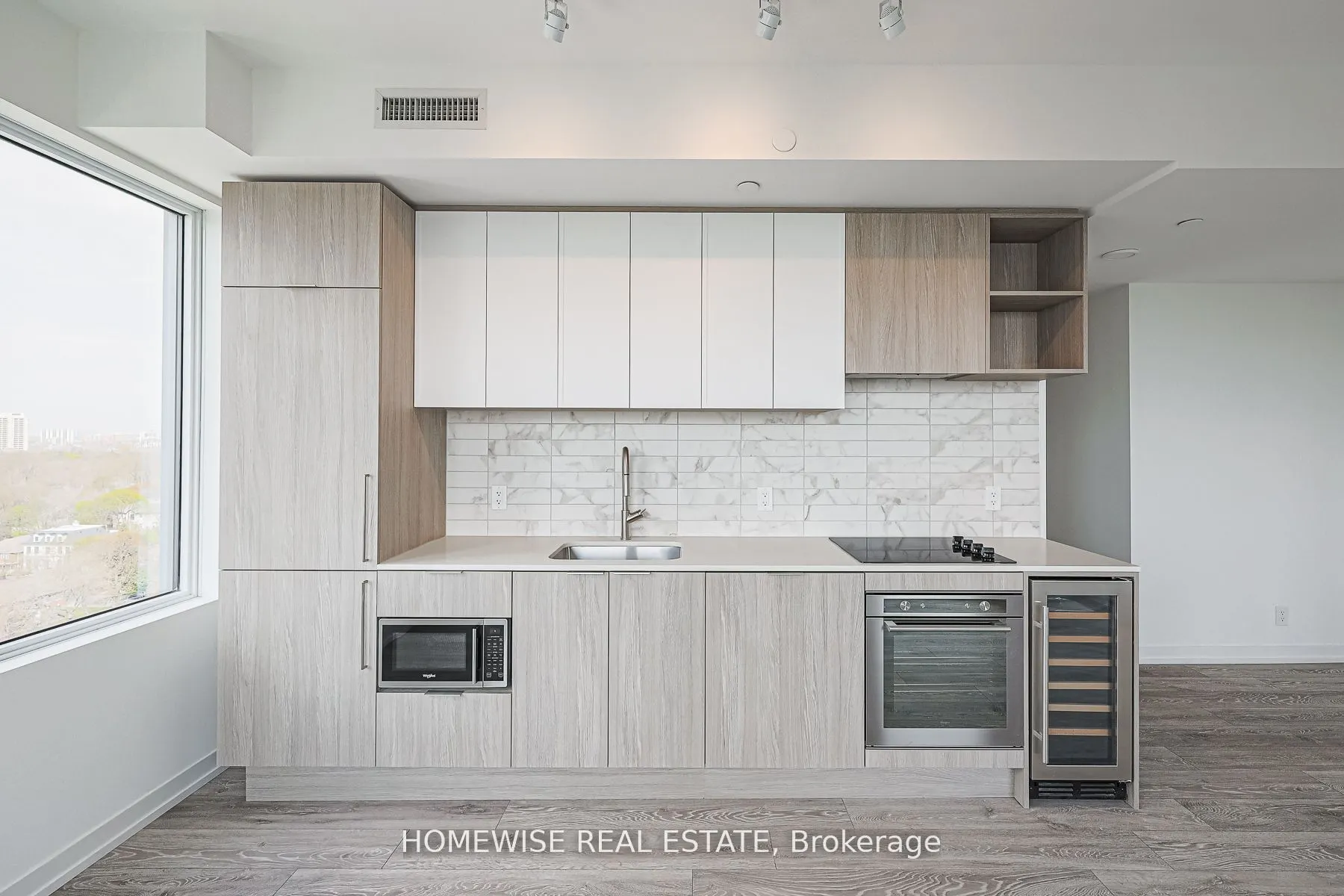 2020 Bathurst Street, #1605