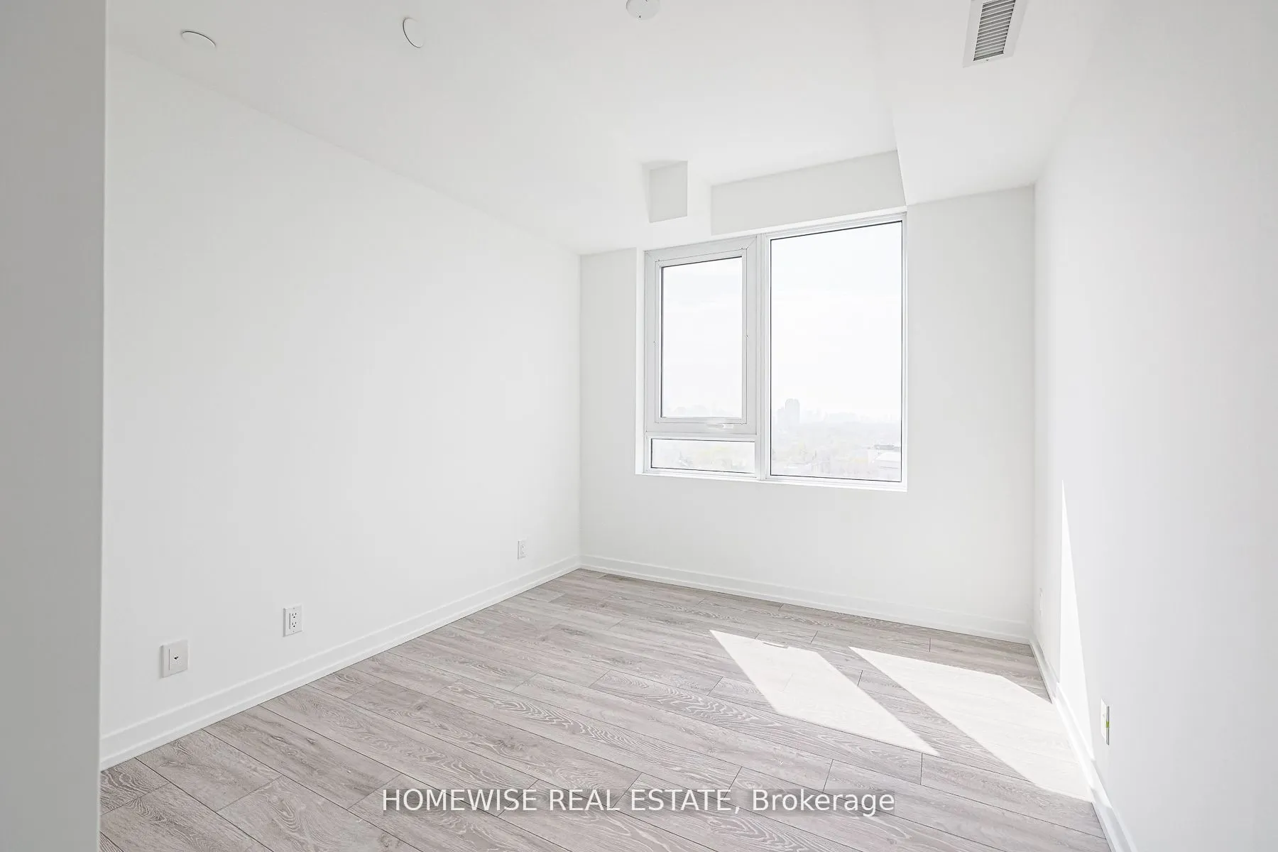 2020 Bathurst Street, #1605