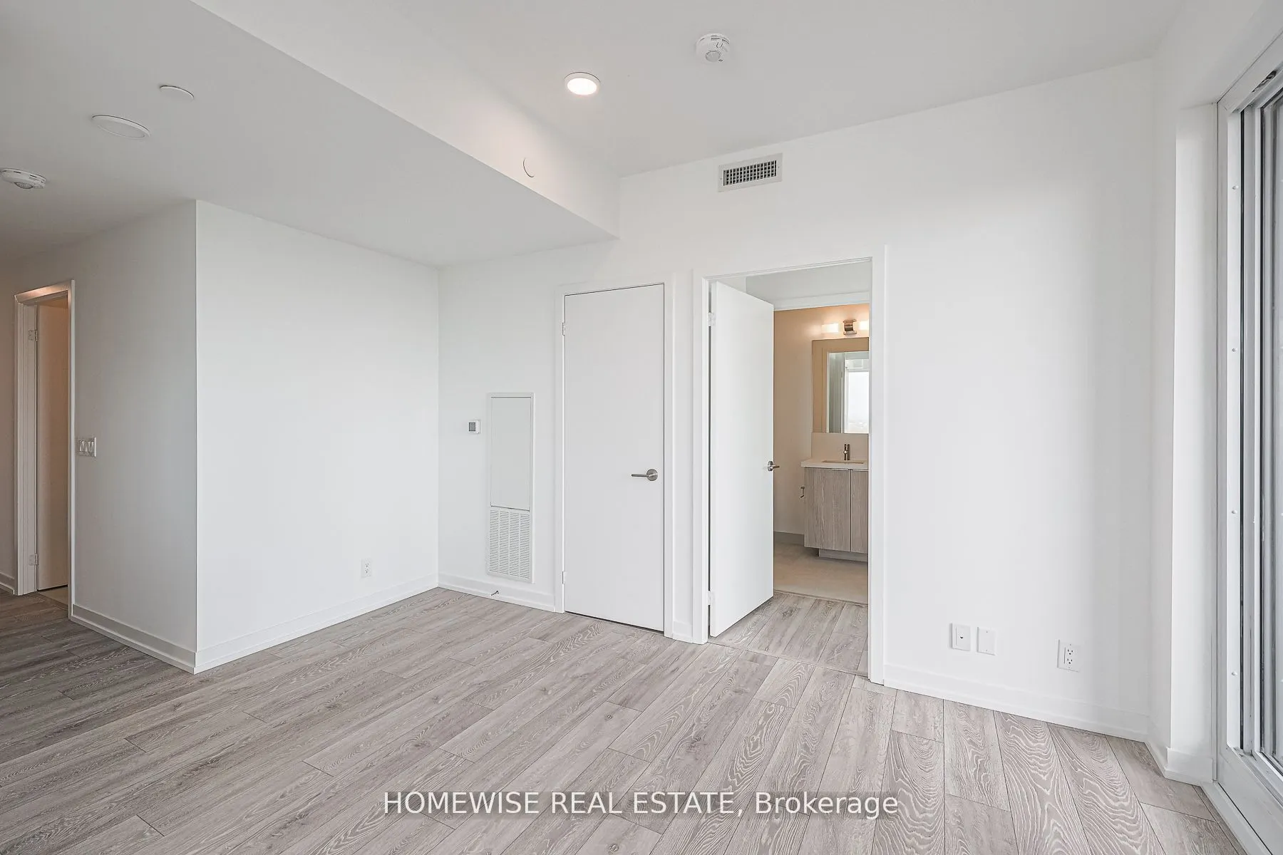 2020 Bathurst Street, #1605