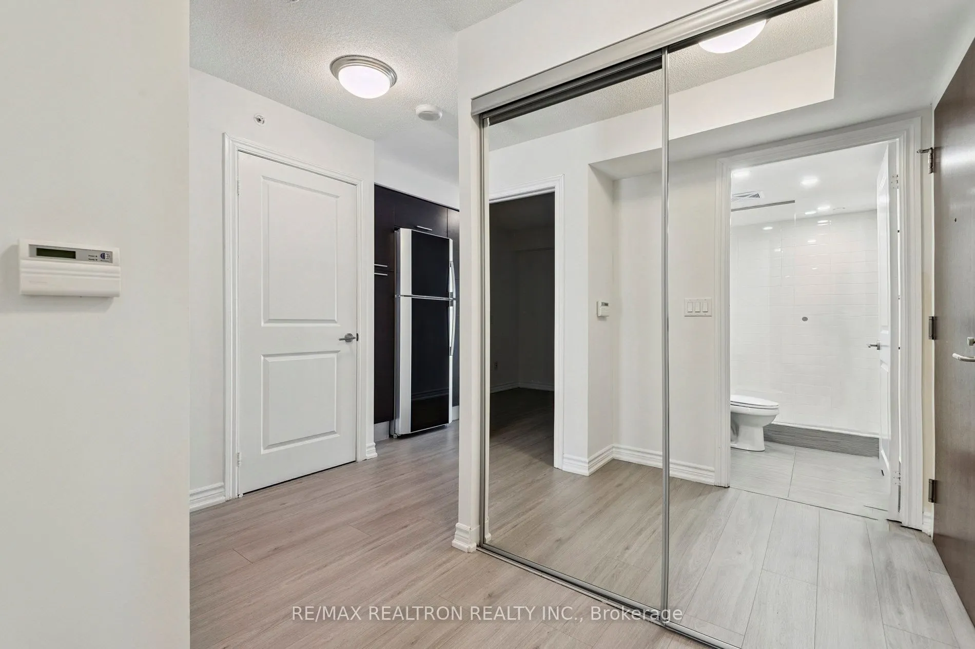 386 Yonge Street, #2201