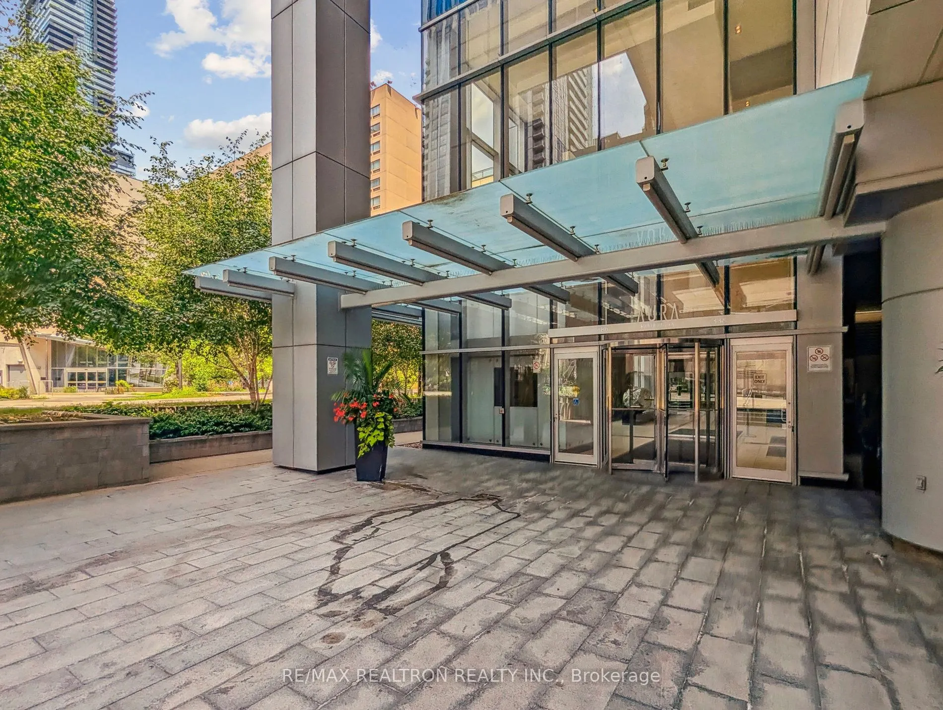 386 Yonge Street, #2201