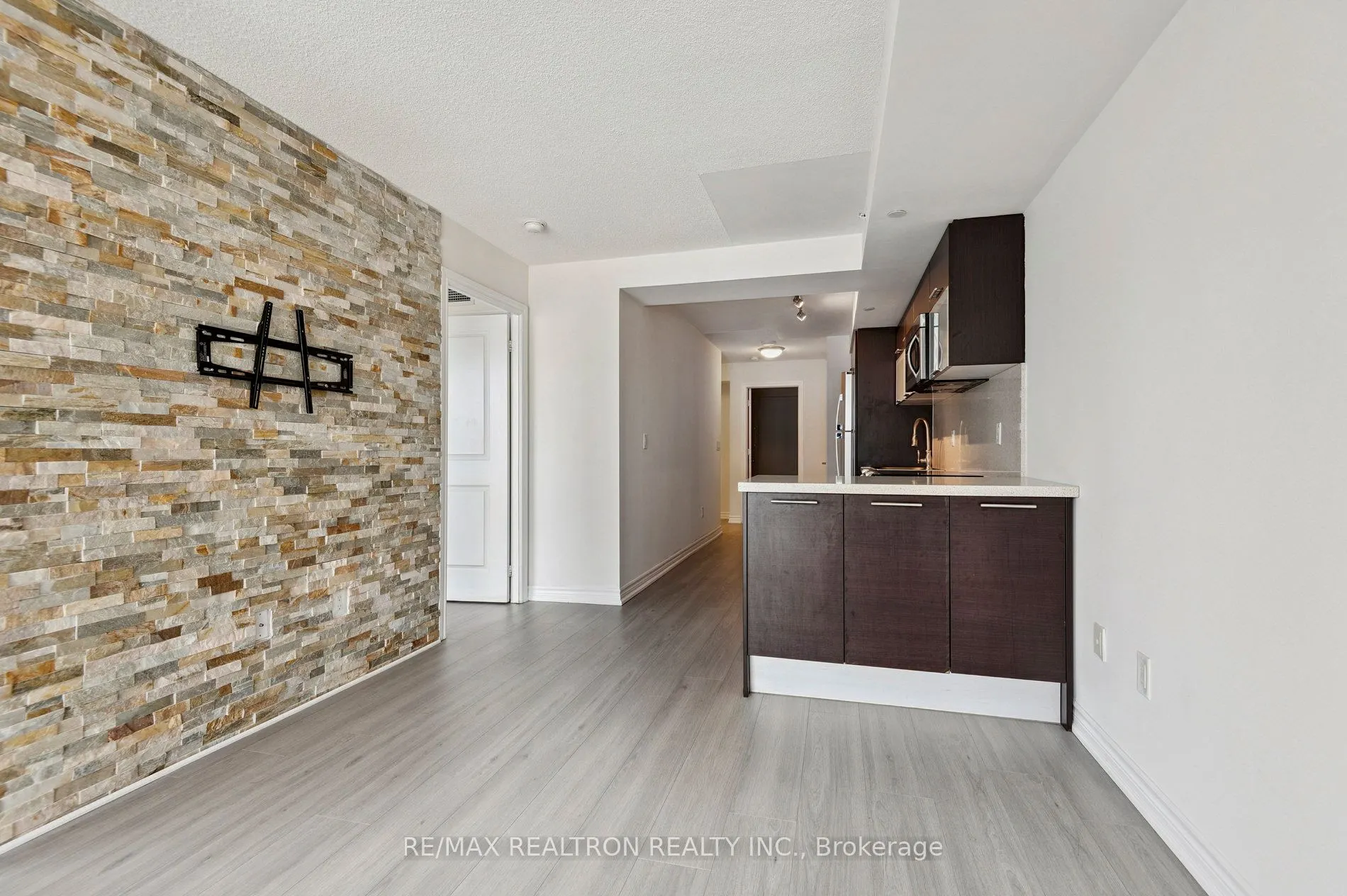 386 Yonge Street, #2201