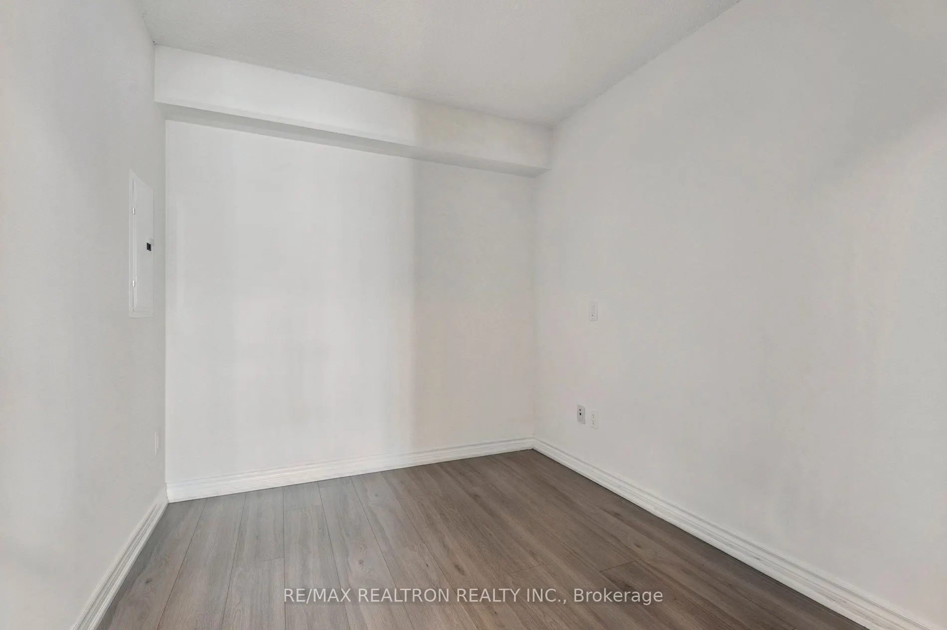 386 Yonge Street, #2201