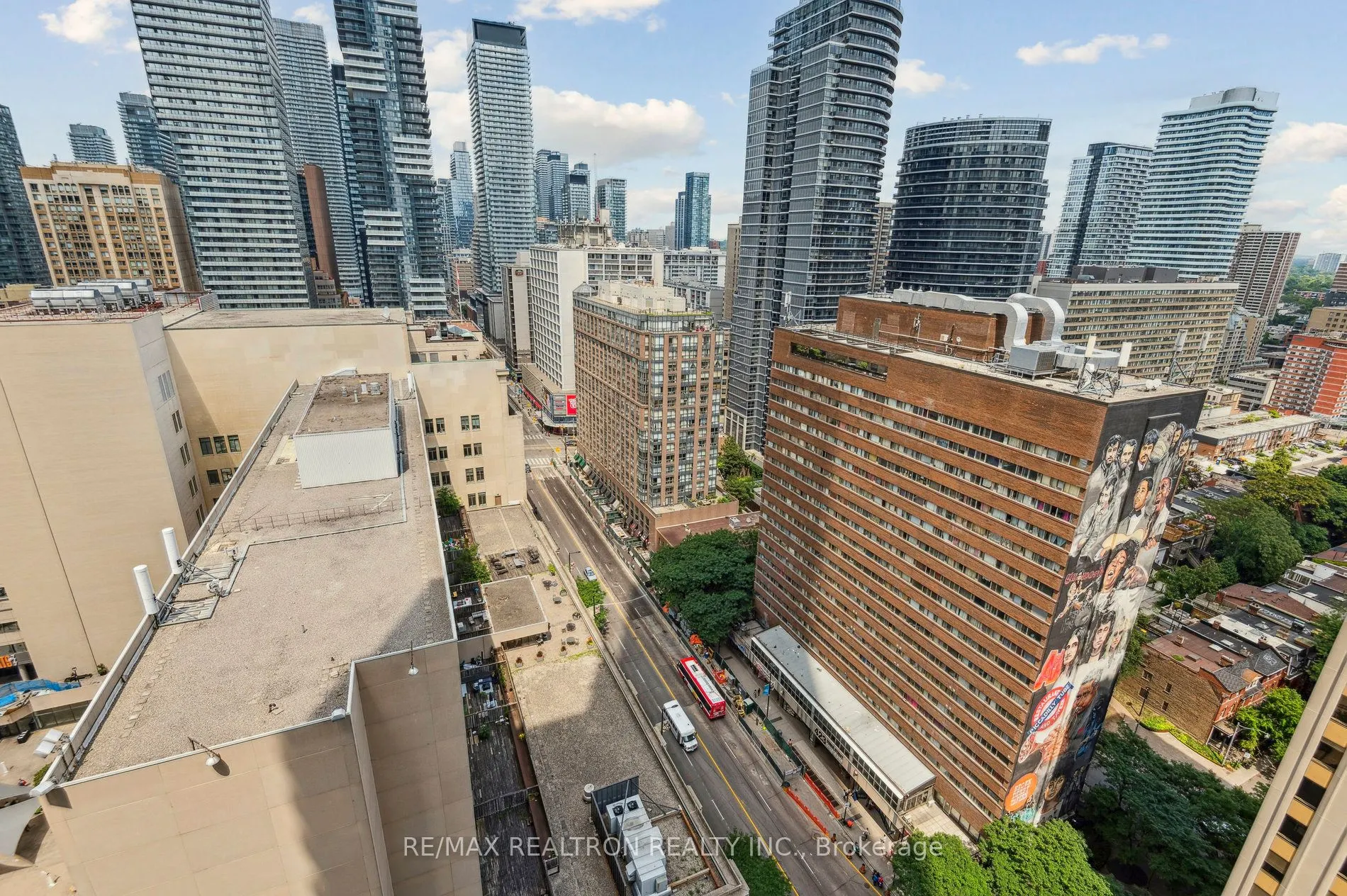 386 Yonge Street, #2201