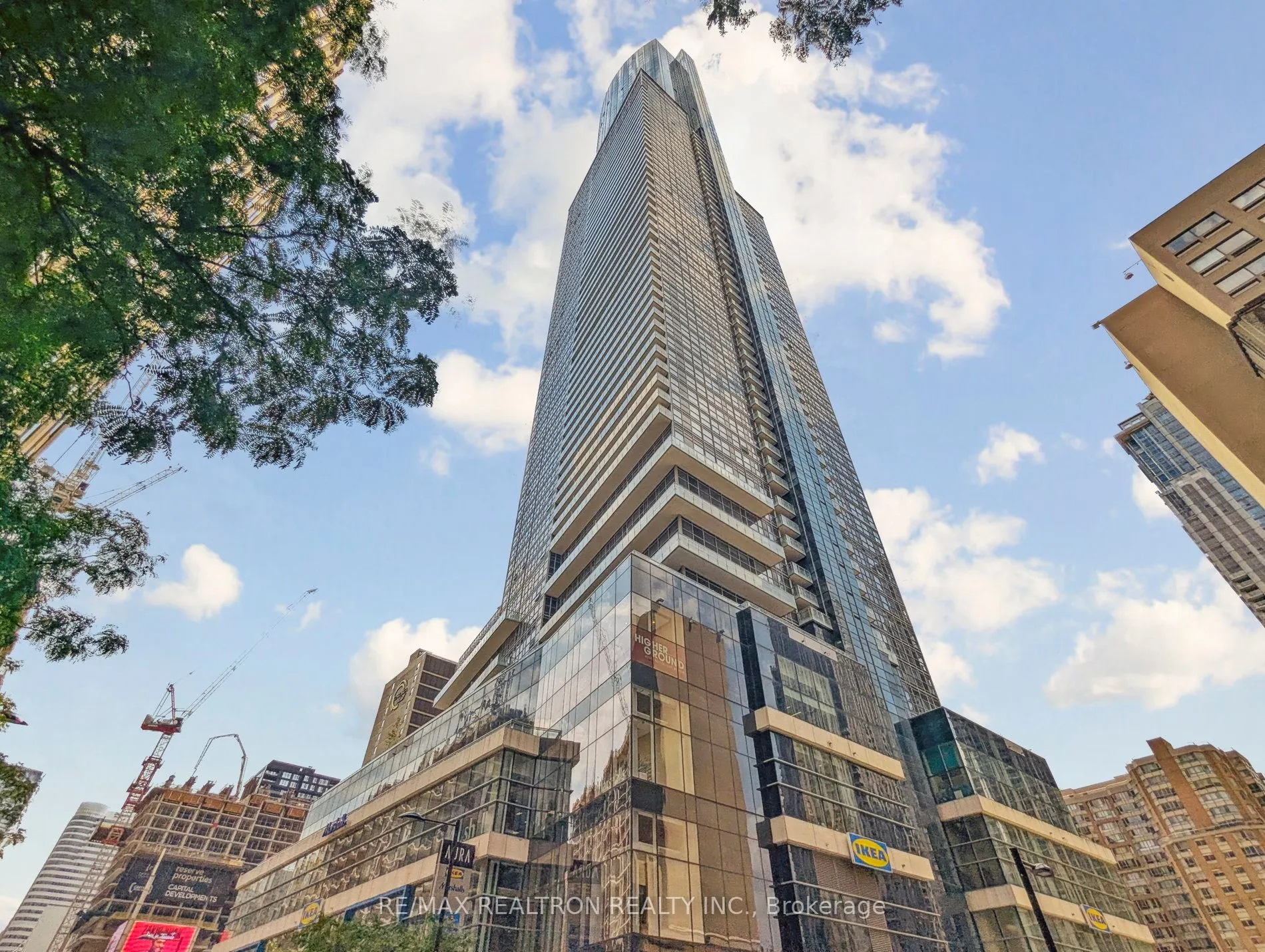 386 Yonge Street, #2201