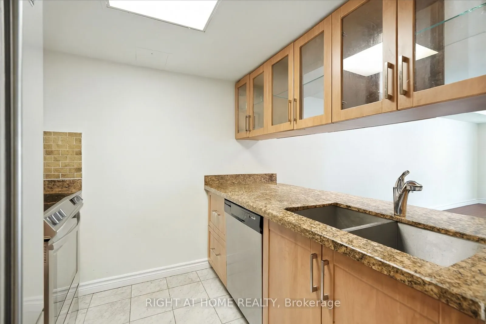 38 Elm Street, #1803