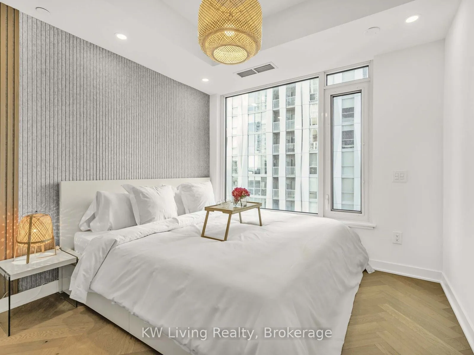 11 Yorkville Avenue, #2209
