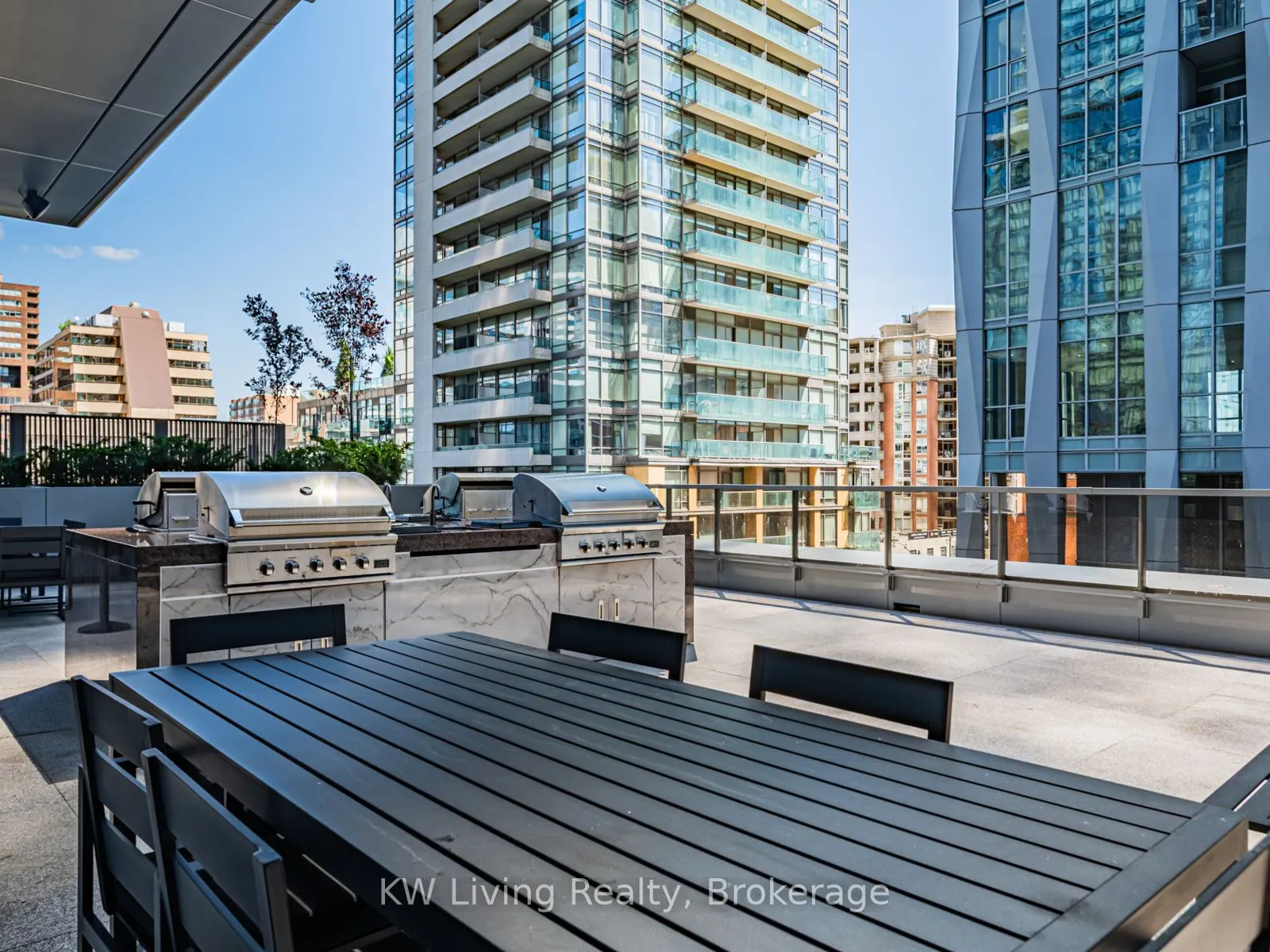 11 Yorkville Avenue, #2209