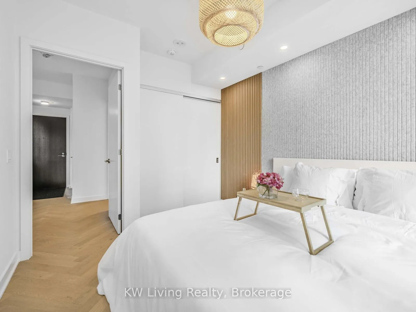 11 Yorkville Avenue, #2209