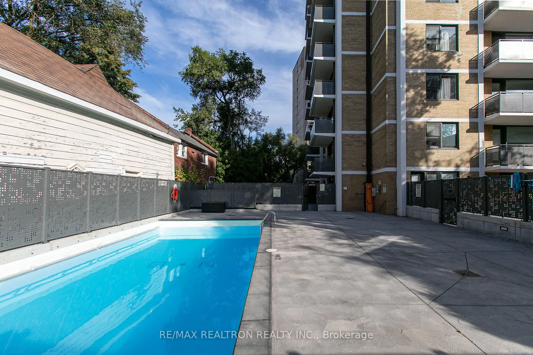 276 St George Street, #910