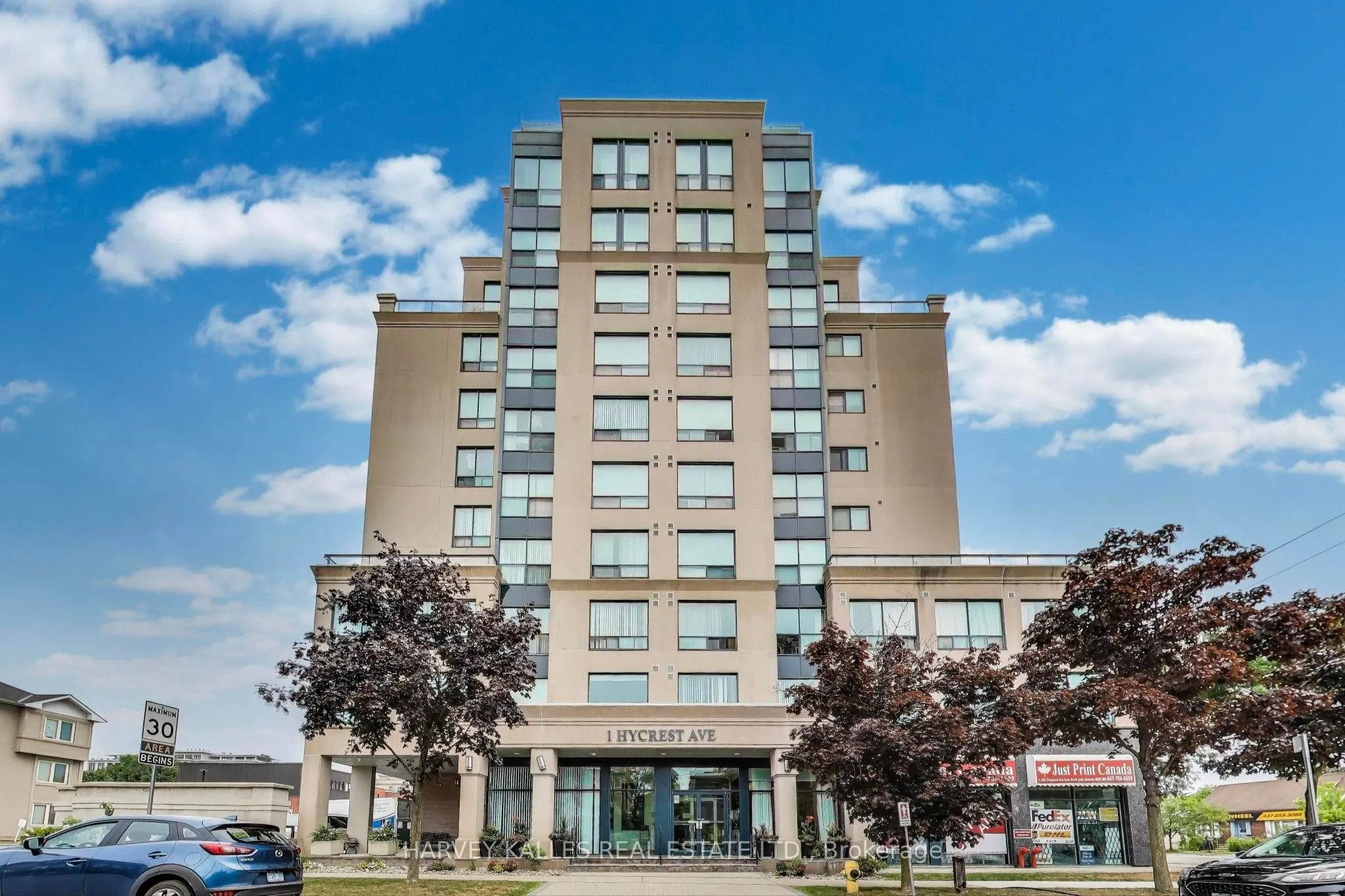 1 Hycrest Avenue, #401